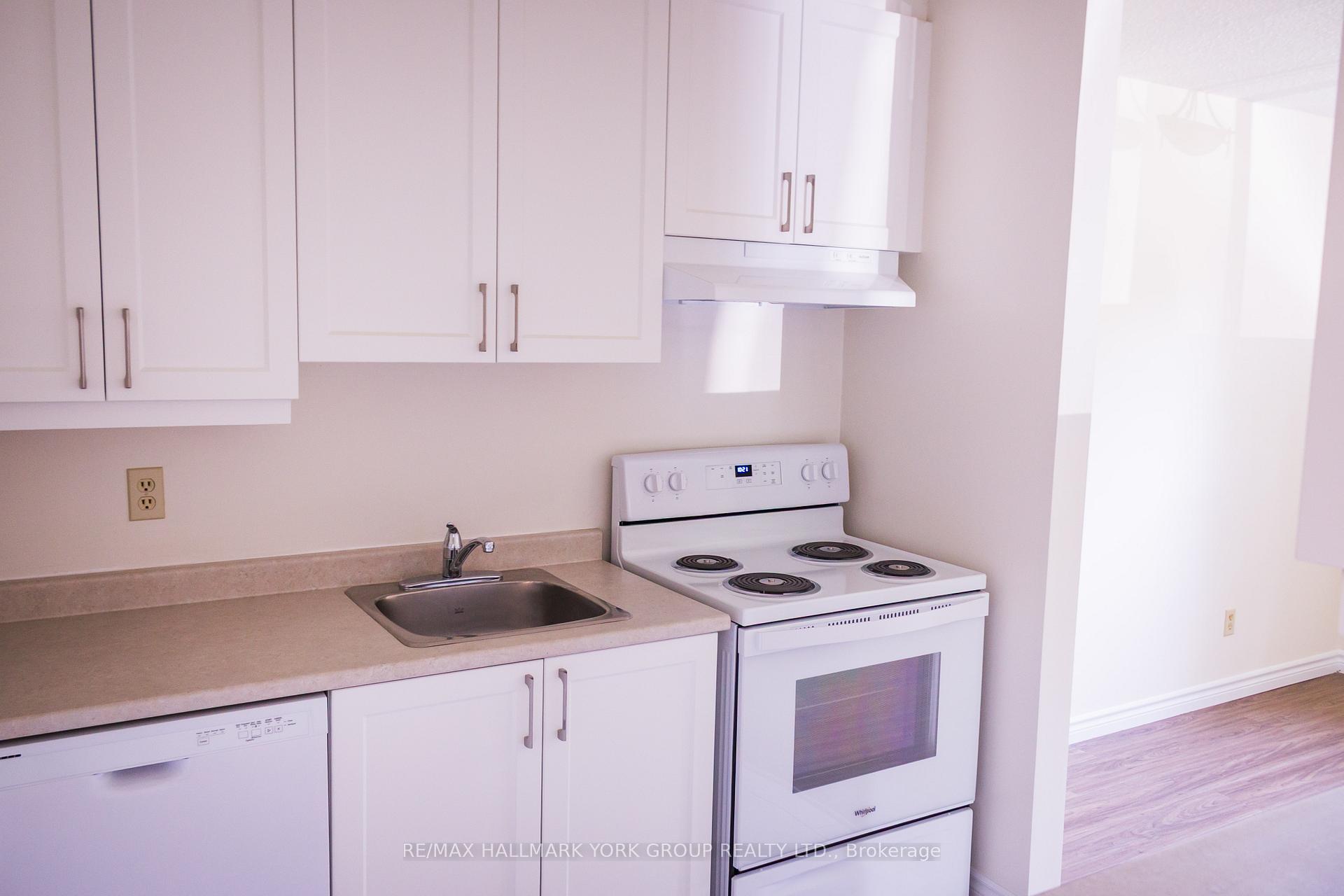 Photo 5 of Unit M2, 141 Edgehill Drive, Barrie, Letitia Heights — HOMEH