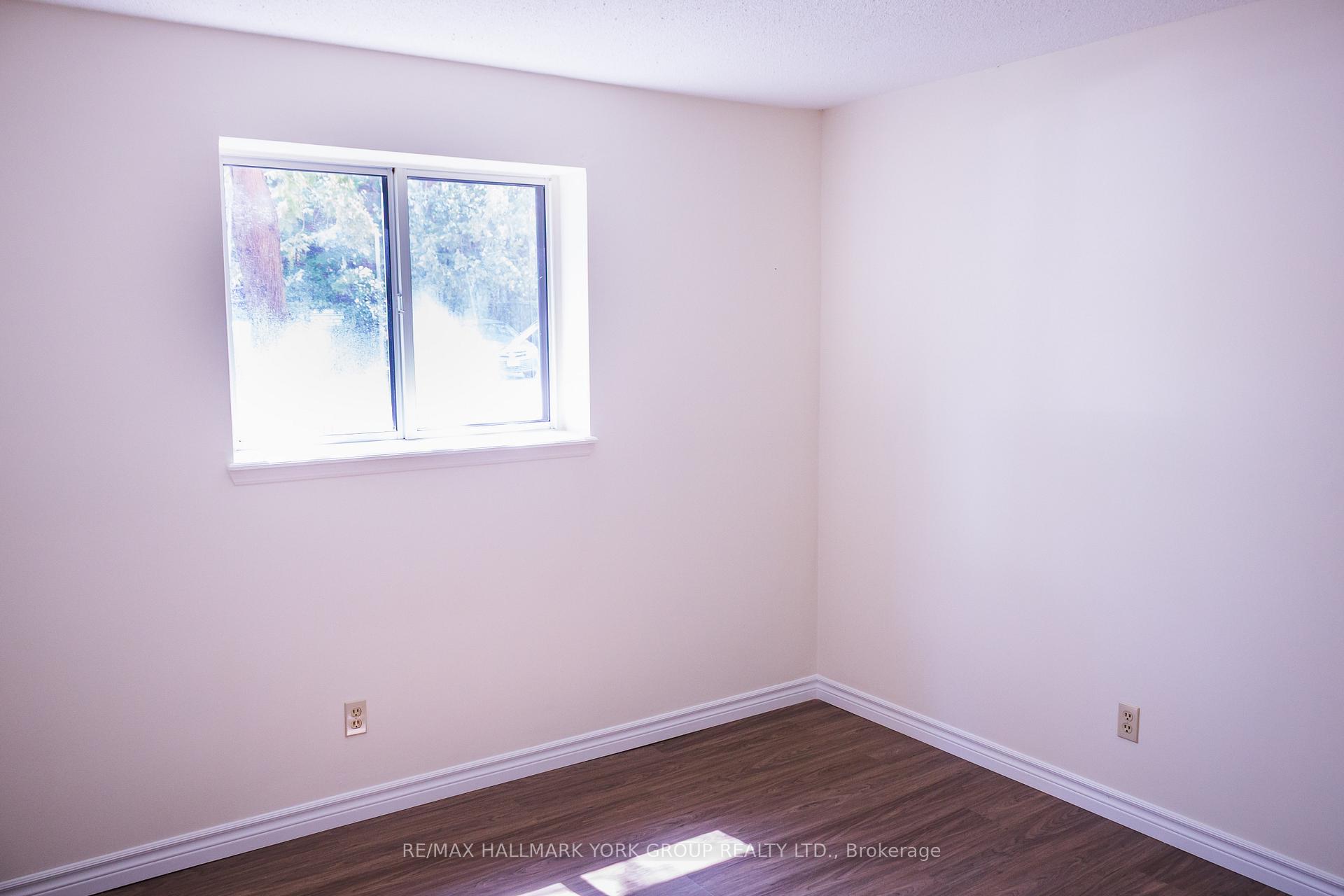 Photo 7 of Unit M2, 141 Edgehill Drive, Barrie, Letitia Heights — HOMEH