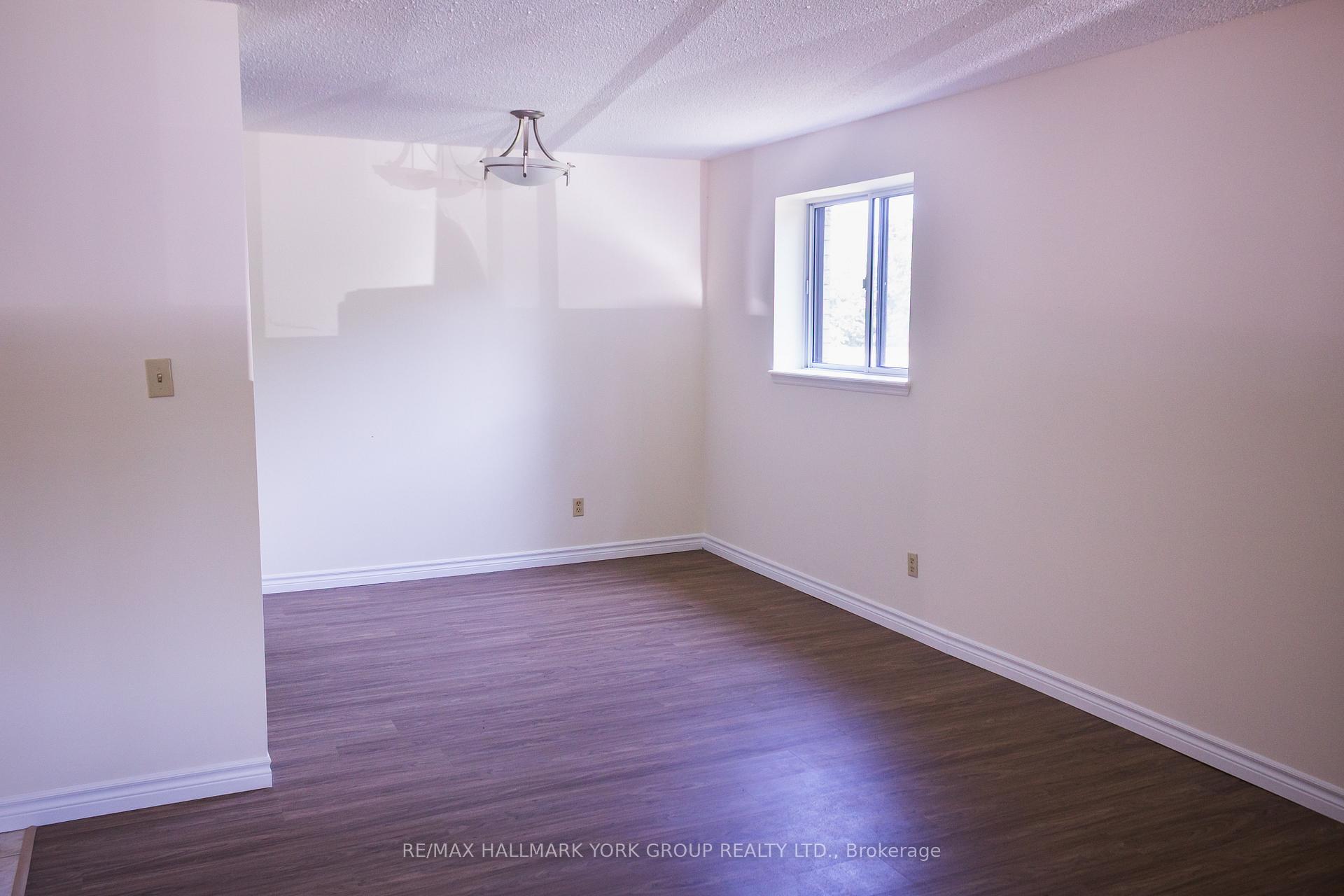 Photo 12 of Unit M2, 141 Edgehill Drive, Barrie, Letitia Heights — HOMEH