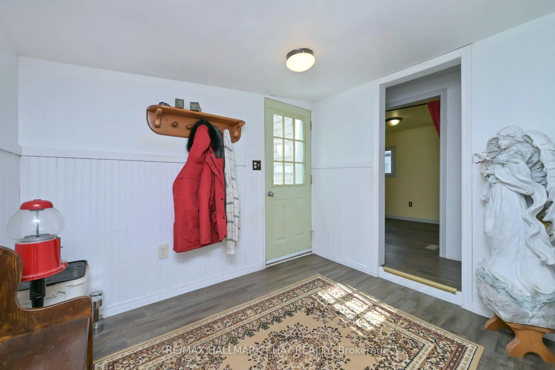 Photo 4 of 32 Shamrock Crescent, Essa, Rural Essa — HOMEH