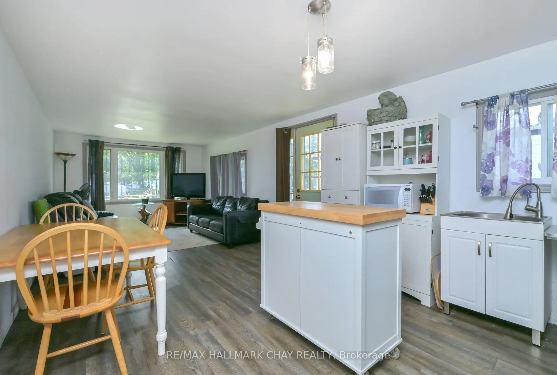 Photo 5 of 32 Shamrock Crescent, Essa, Rural Essa — HOMEH
