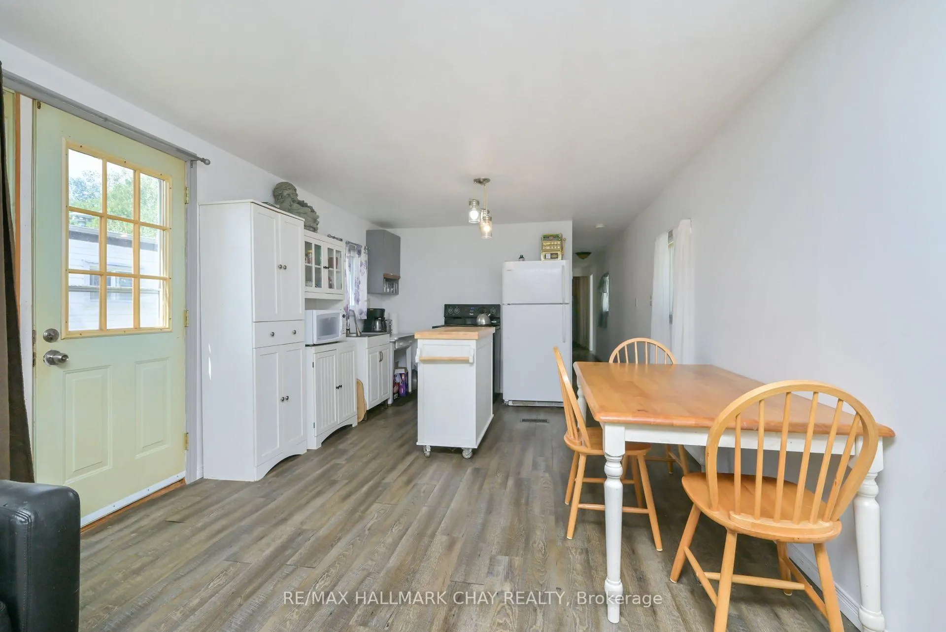 Photo 8 of 32 Shamrock Crescent, Essa, Rural Essa — HOMEH