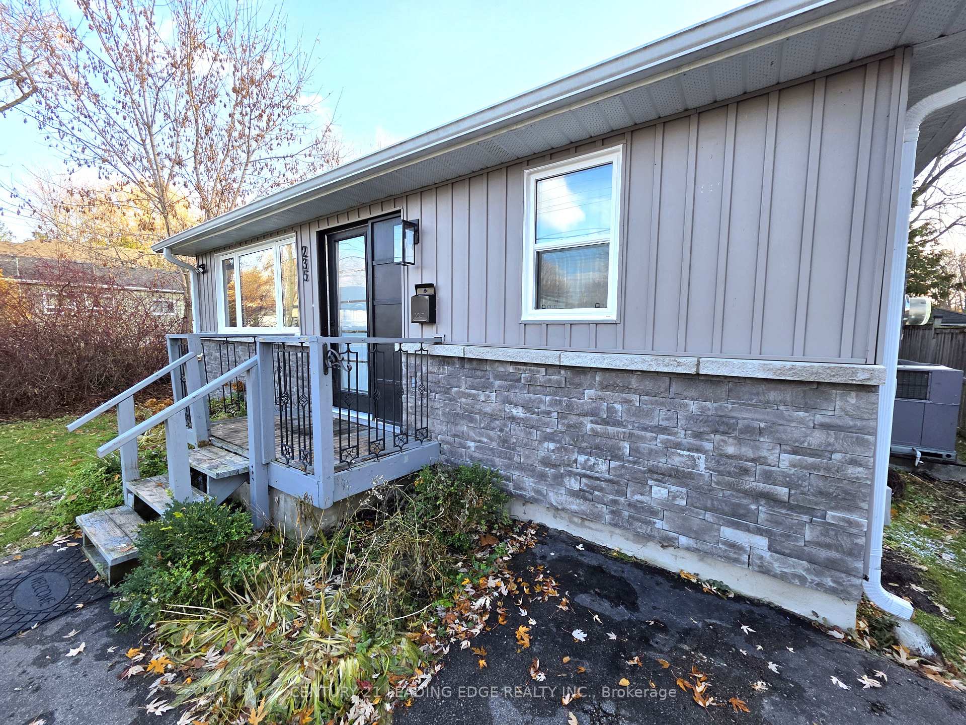 Photo 1 of 235 Bayview Avenue, Georgina, Keswick South — HOMEH
