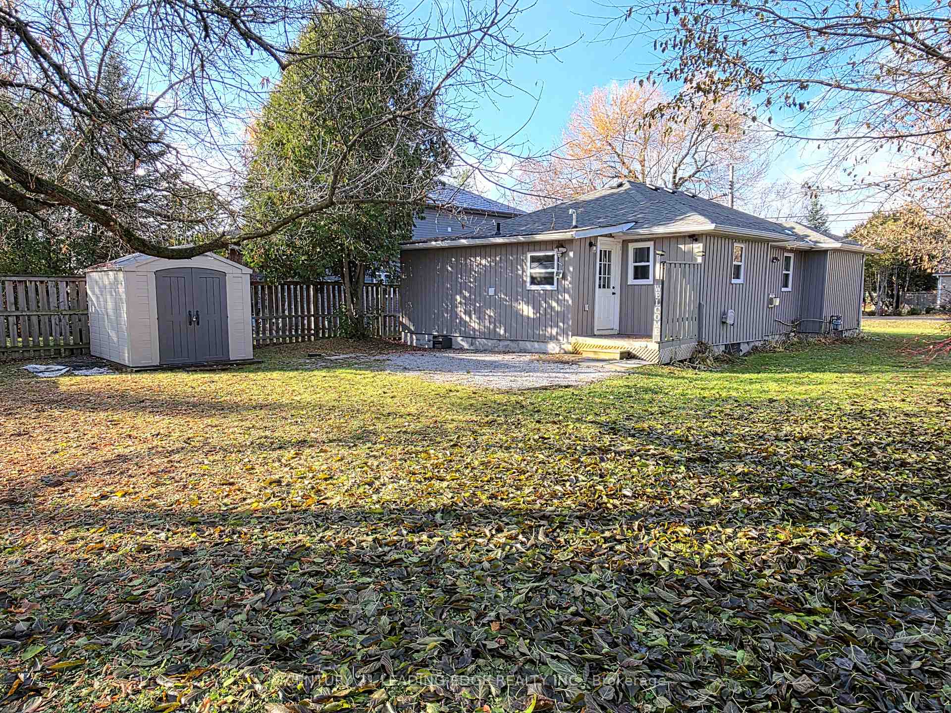 Photo 13 of 235 Bayview Avenue, Georgina, Keswick South — HOMEH