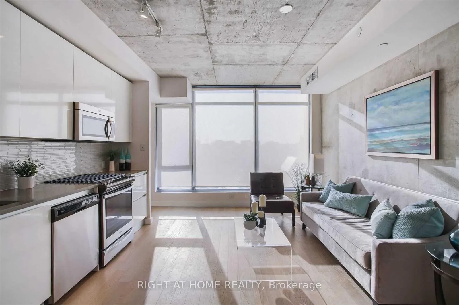 Photo 1 of Unit 408, 111 Bathurst Street, Toronto, Waterfront Communities — HOMEH