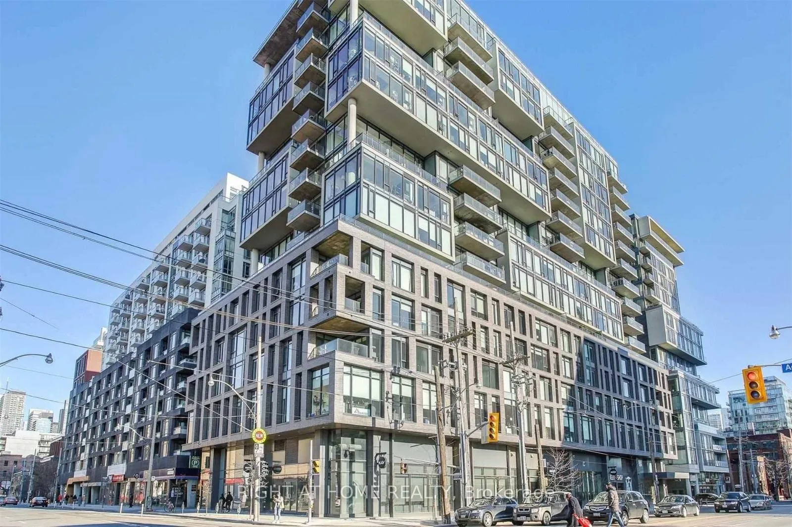 Photo 2 of Unit 408, 111 Bathurst Street, Toronto, Waterfront Communities — HOMEH