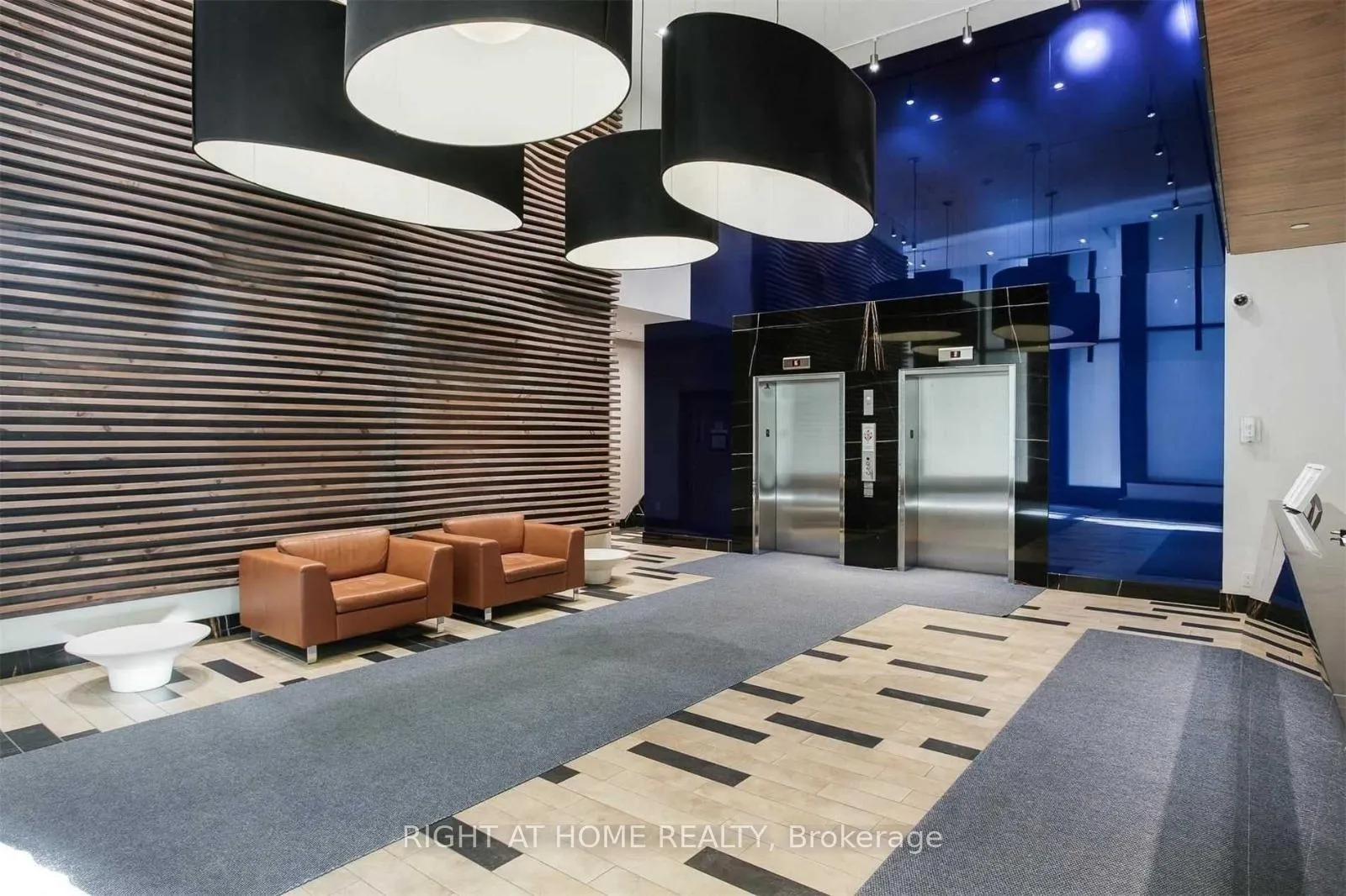 Photo 4 of Unit 408, 111 Bathurst Street, Toronto, Waterfront Communities — HOMEH