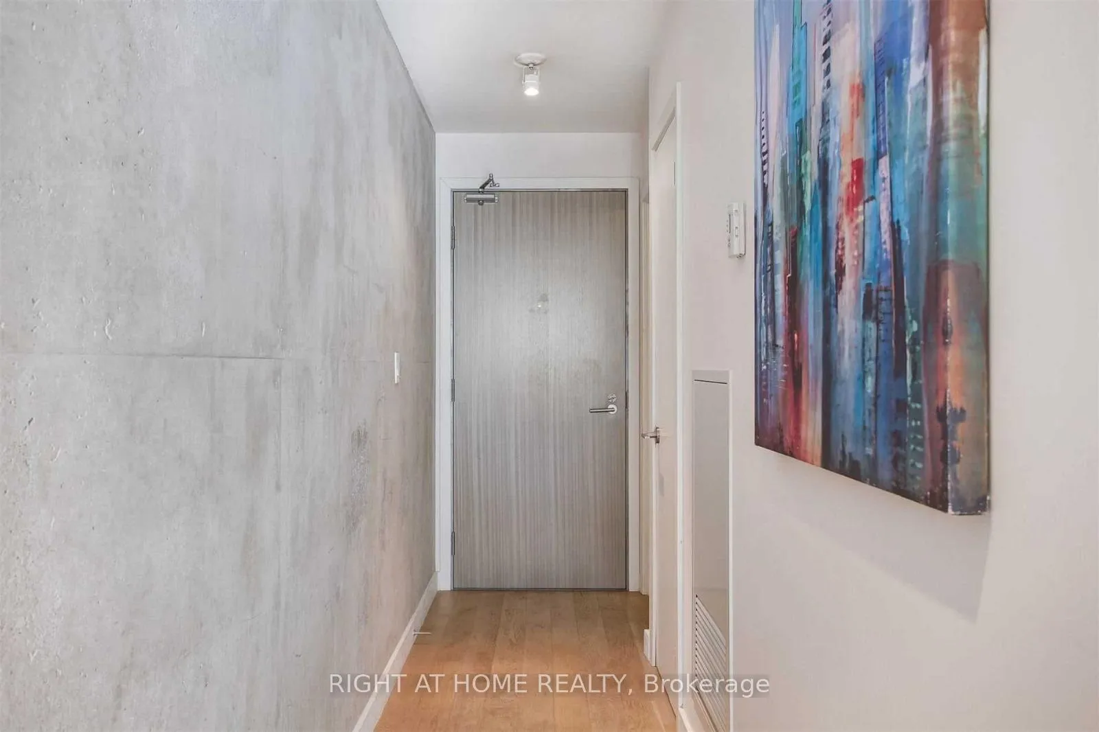 Photo 5 of Unit 408, 111 Bathurst Street, Toronto, Waterfront Communities — HOMEH