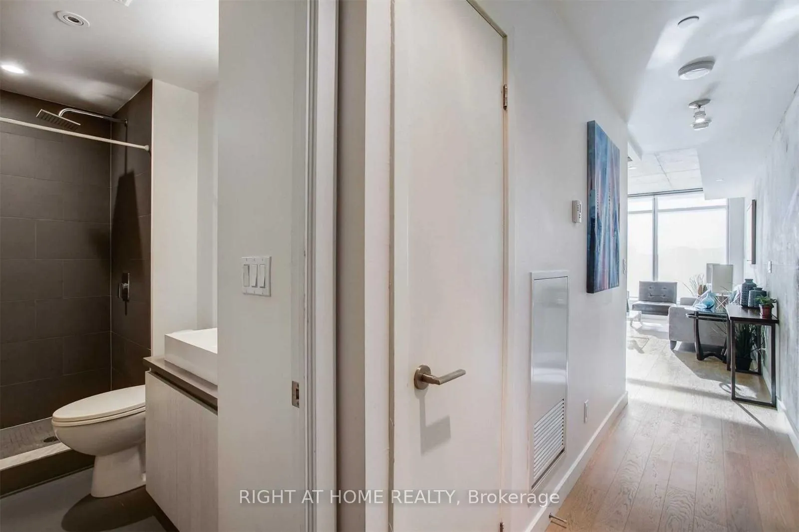 Photo 6 of Unit 408, 111 Bathurst Street, Toronto, Waterfront Communities — HOMEH