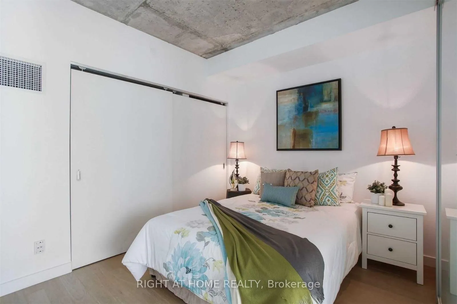 Photo 12 of Unit 408, 111 Bathurst Street, Toronto, Waterfront Communities — HOMEH