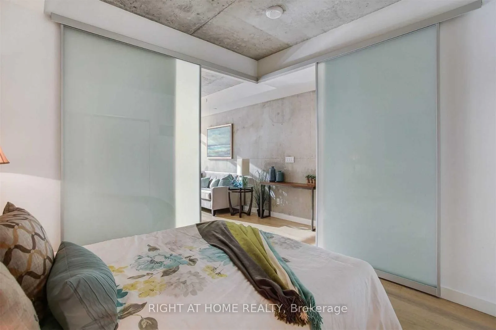 Photo 13 of Unit 408, 111 Bathurst Street, Toronto, Waterfront Communities — HOMEH