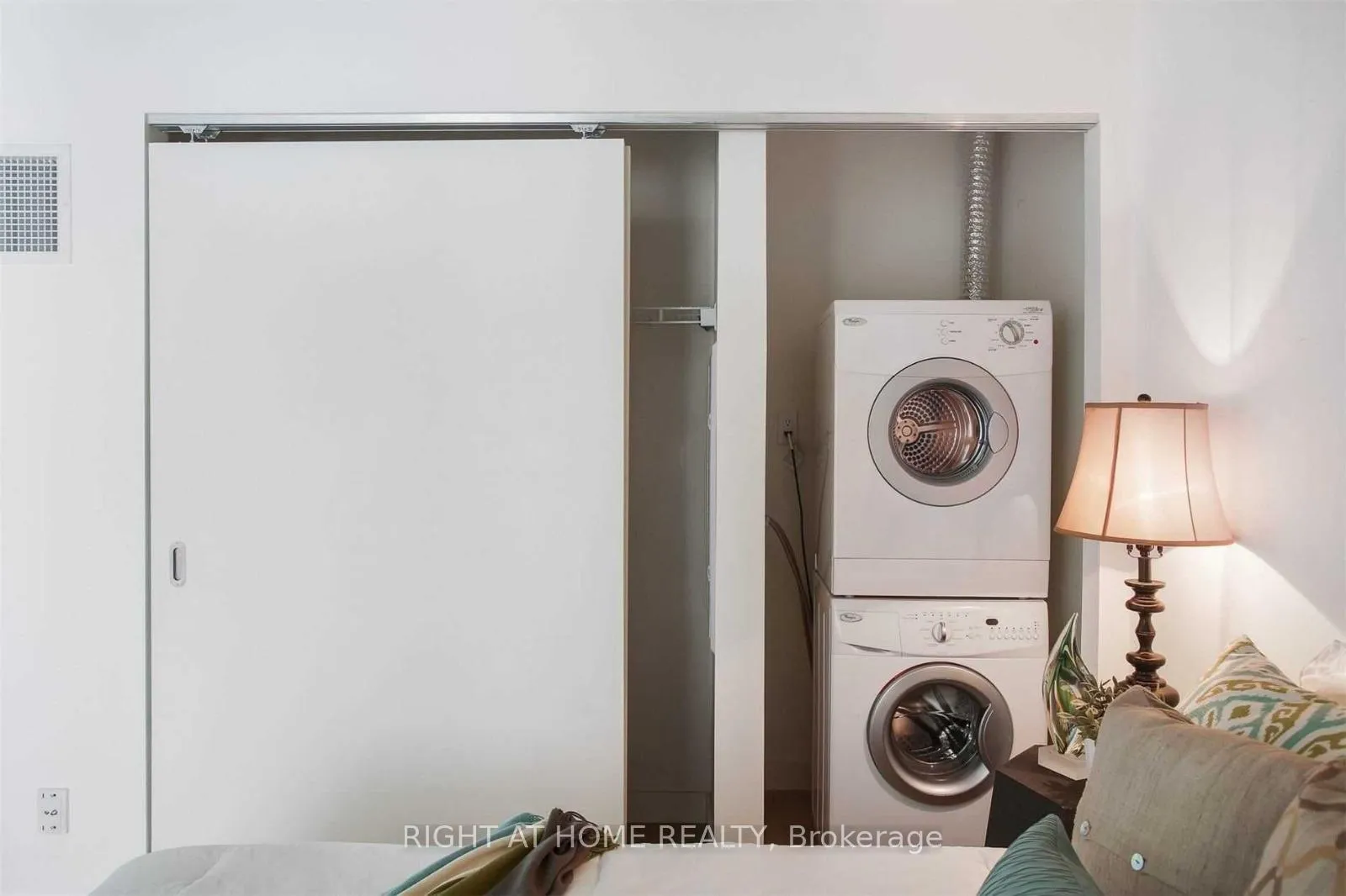 Photo 14 of Unit 408, 111 Bathurst Street, Toronto, Waterfront Communities — HOMEH