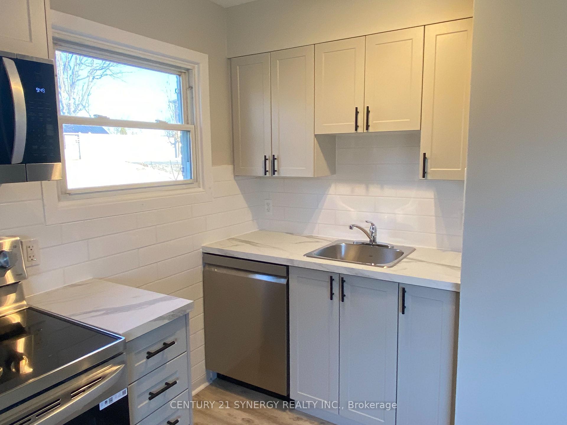 Photo 5 of Unit 6, 173 Park Avenue, Carleton Place — HOMEH