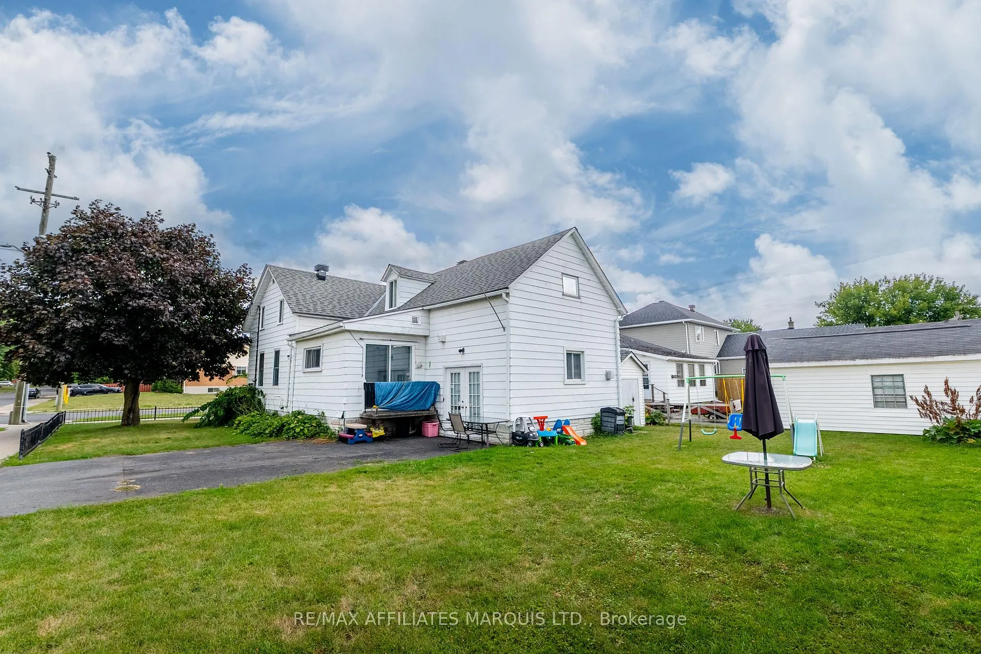 Photo 4 of 642 Marlborough Street N, Cornwall — HOMEH