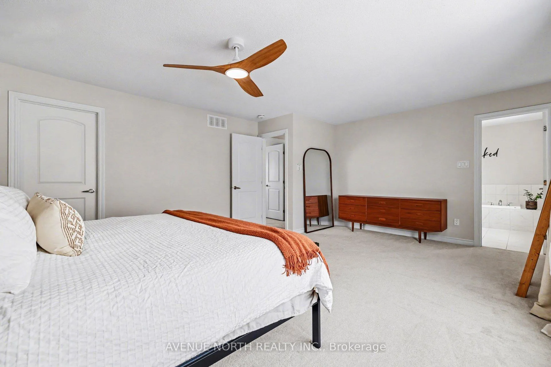 Photo 17 of 206 Douglas Fir Street, Ottawa, Barrhaven - Heritage Park — HOMEH