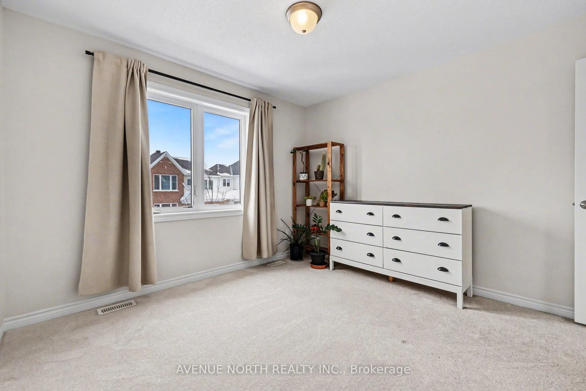 Photo 24 of 206 Douglas Fir Street, Ottawa, Barrhaven - Heritage Park — HOMEH