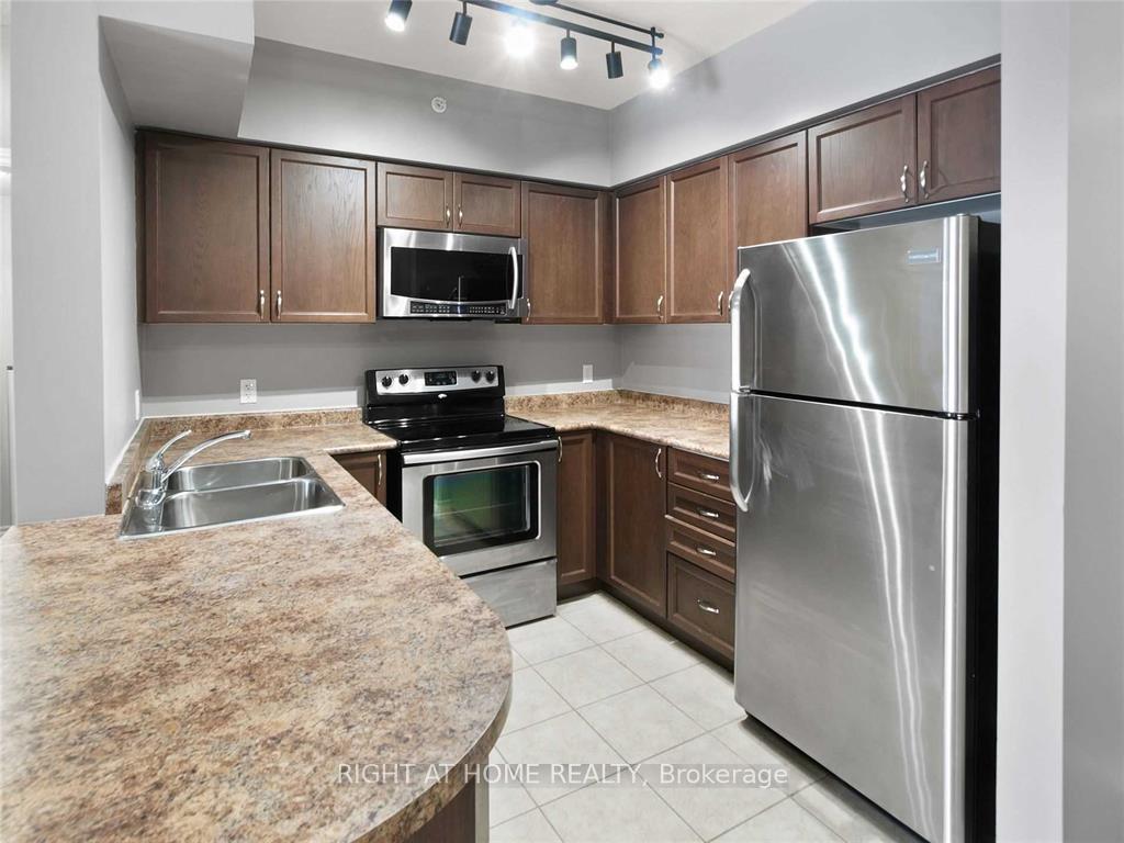 Photo 3 of Unit 104, 39 Ferndale Drive S, Barrie, Ardagh — HOMEH