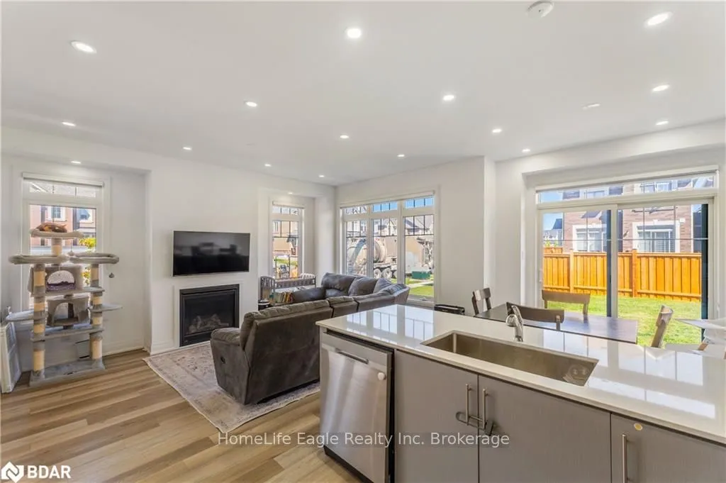 Photo 9 of 58 Tracey Lane, Collingwood — HOMEH