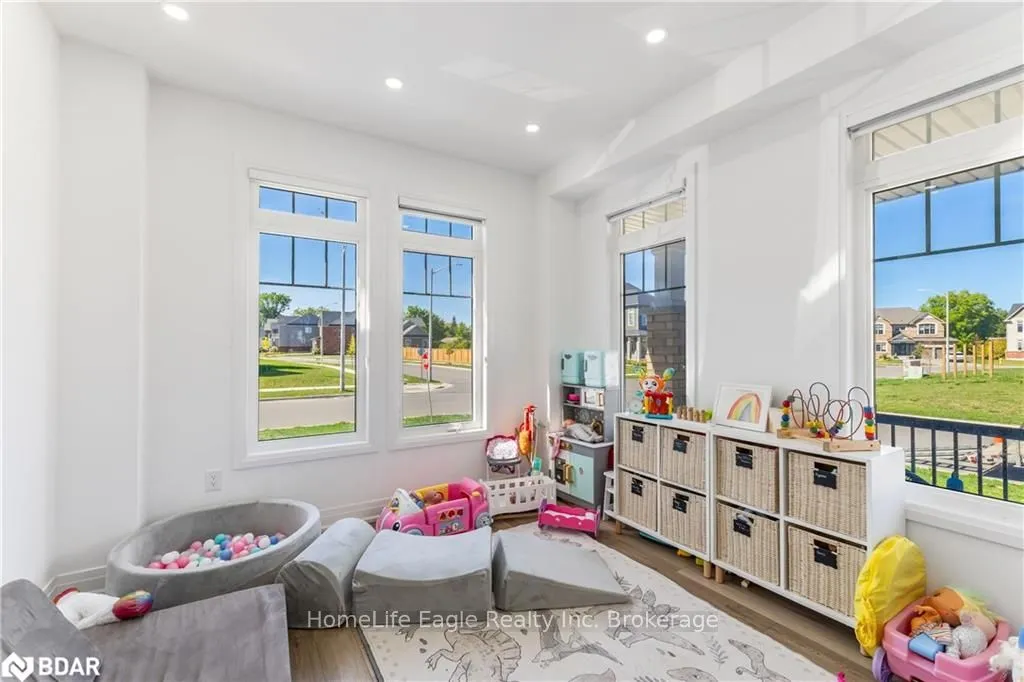 Photo 11 of 58 Tracey Lane, Collingwood — HOMEH