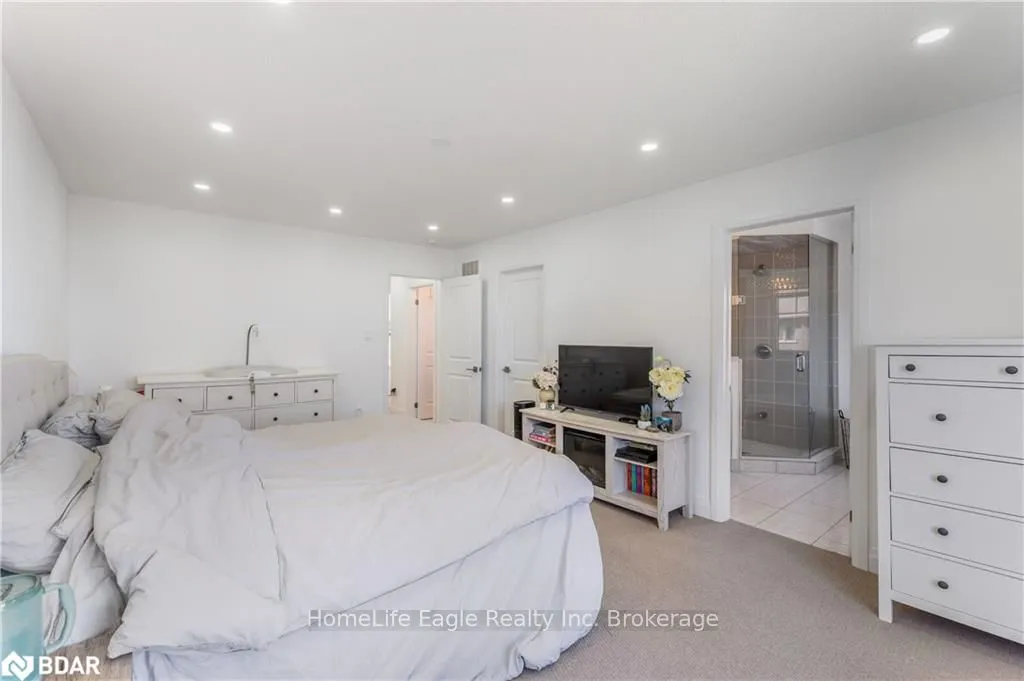 Photo 13 of 58 Tracey Lane, Collingwood — HOMEH