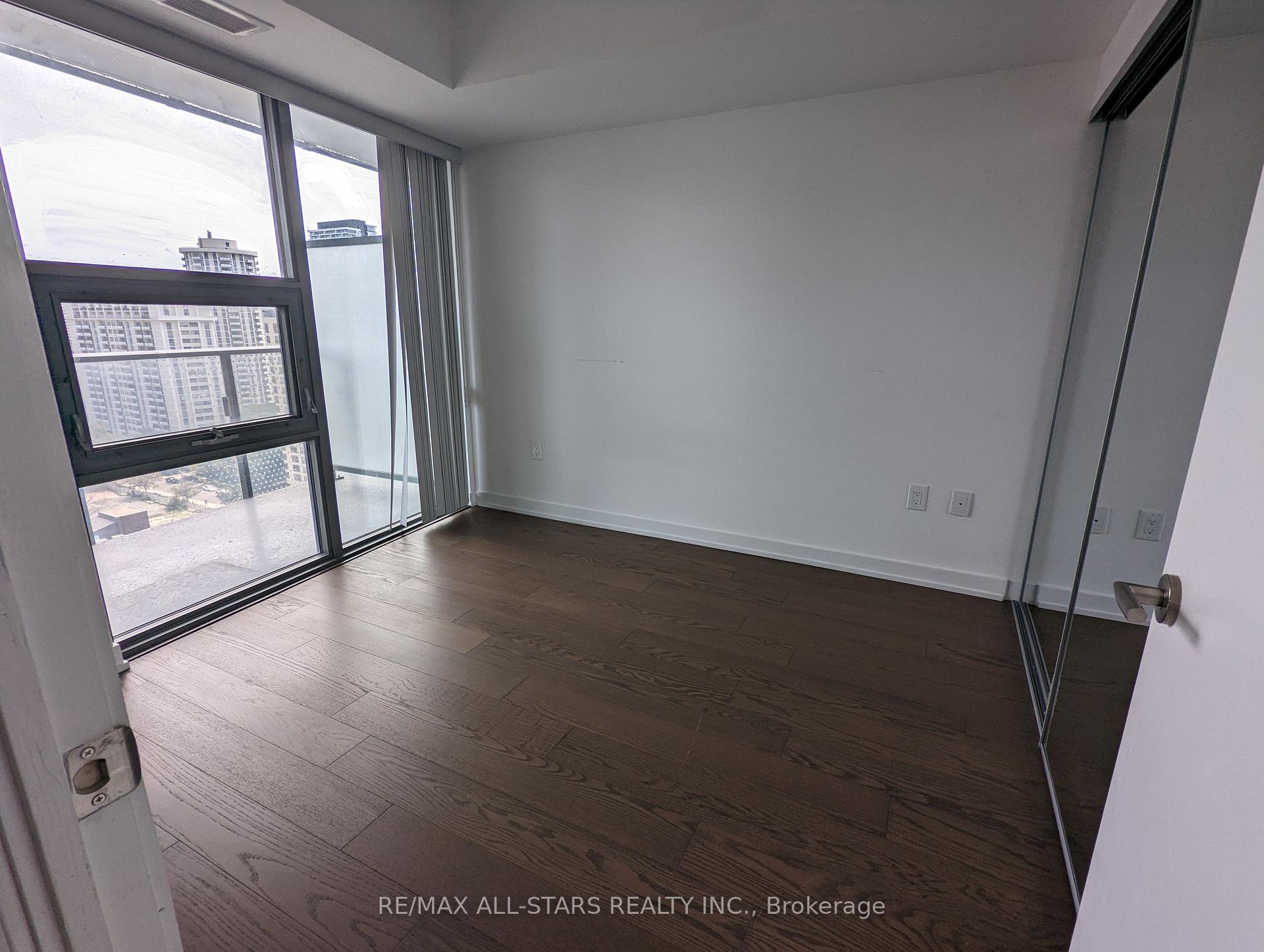 Photo 5 of Unit 1313, 11 Wellesley Street W, Toronto, Bay Street Corridor — HOMEH