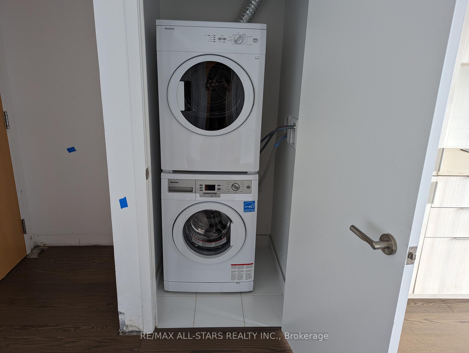 Photo 6 of Unit 1313, 11 Wellesley Street W, Toronto, Bay Street Corridor — HOMEH
