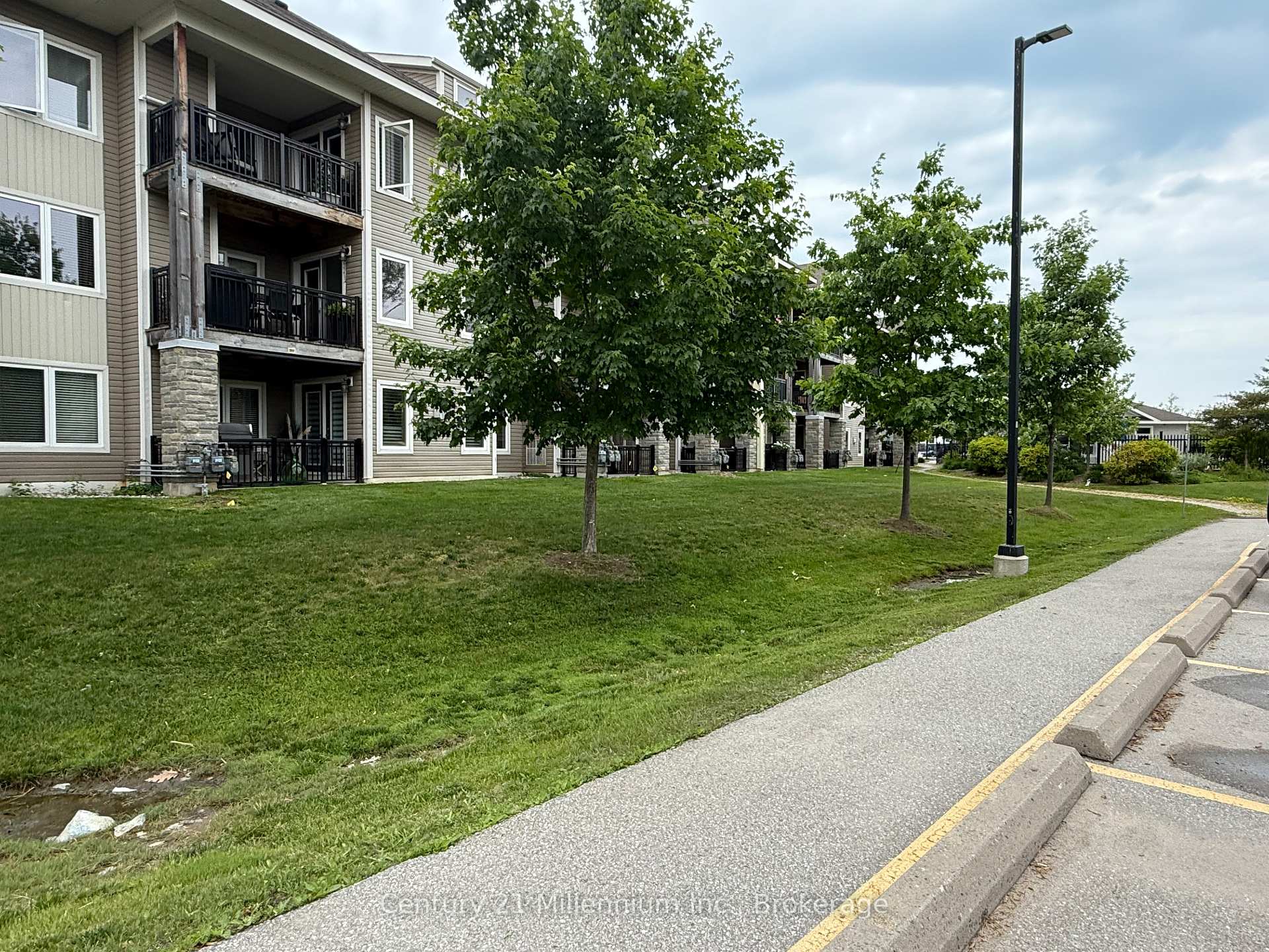Photo 18 of Unit 306, 3 Brandy Lane Drive, Collingwood — HOMEH