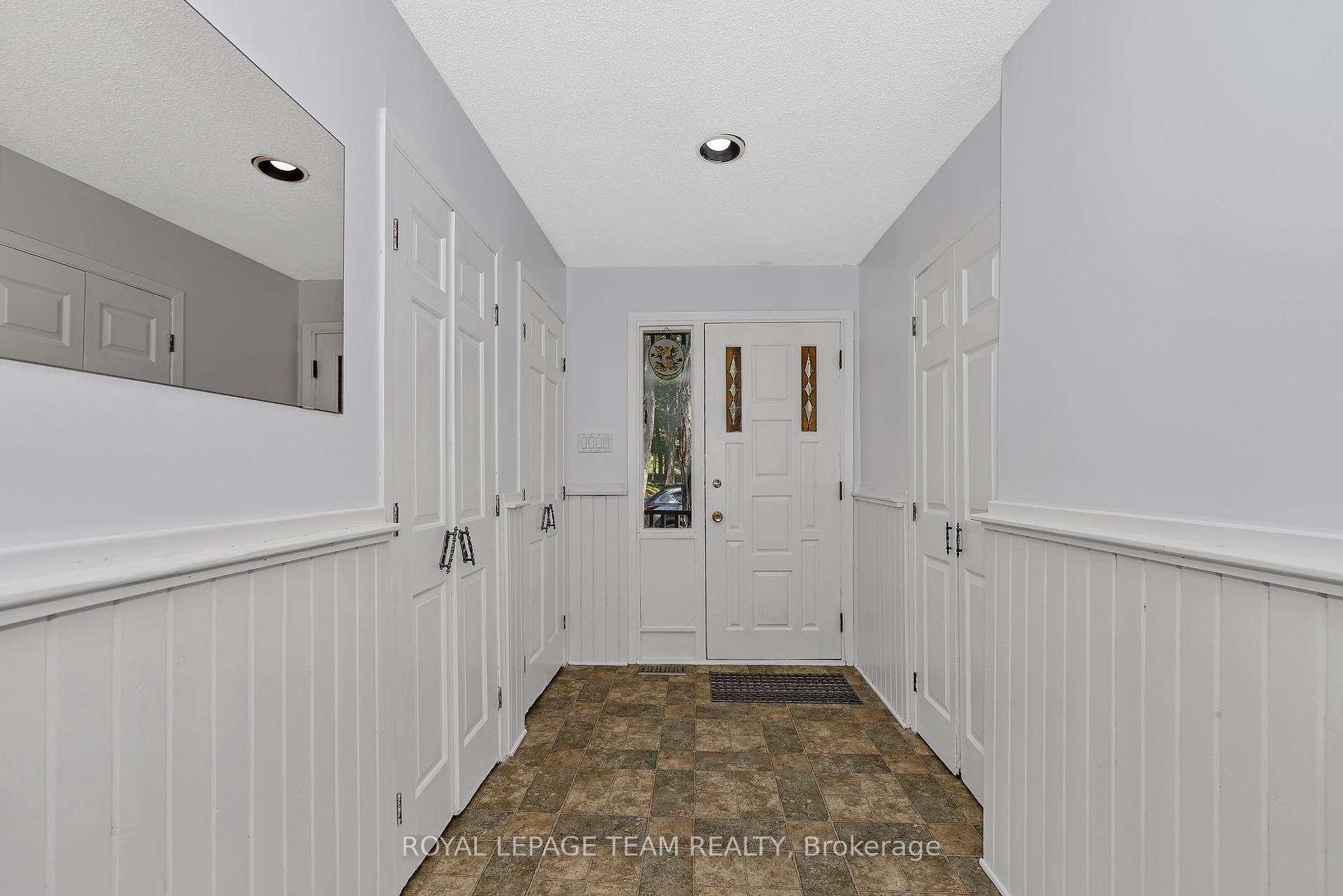 Photo 2 of 1210 Bayview Drive, Ottawa, Constance Bay — HOMEH
