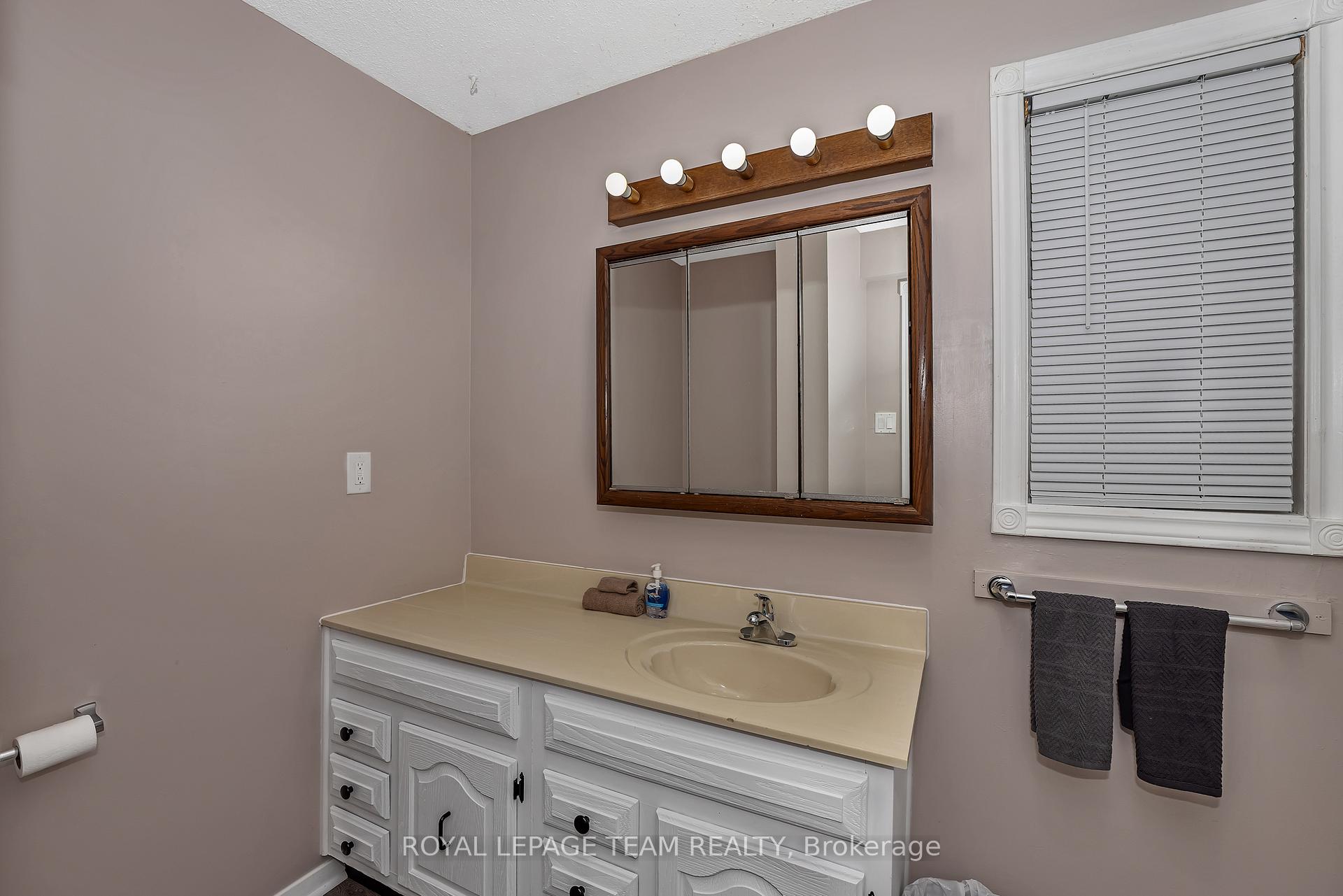 Photo 8 of 1210 Bayview Drive, Ottawa, Constance Bay — HOMEH
