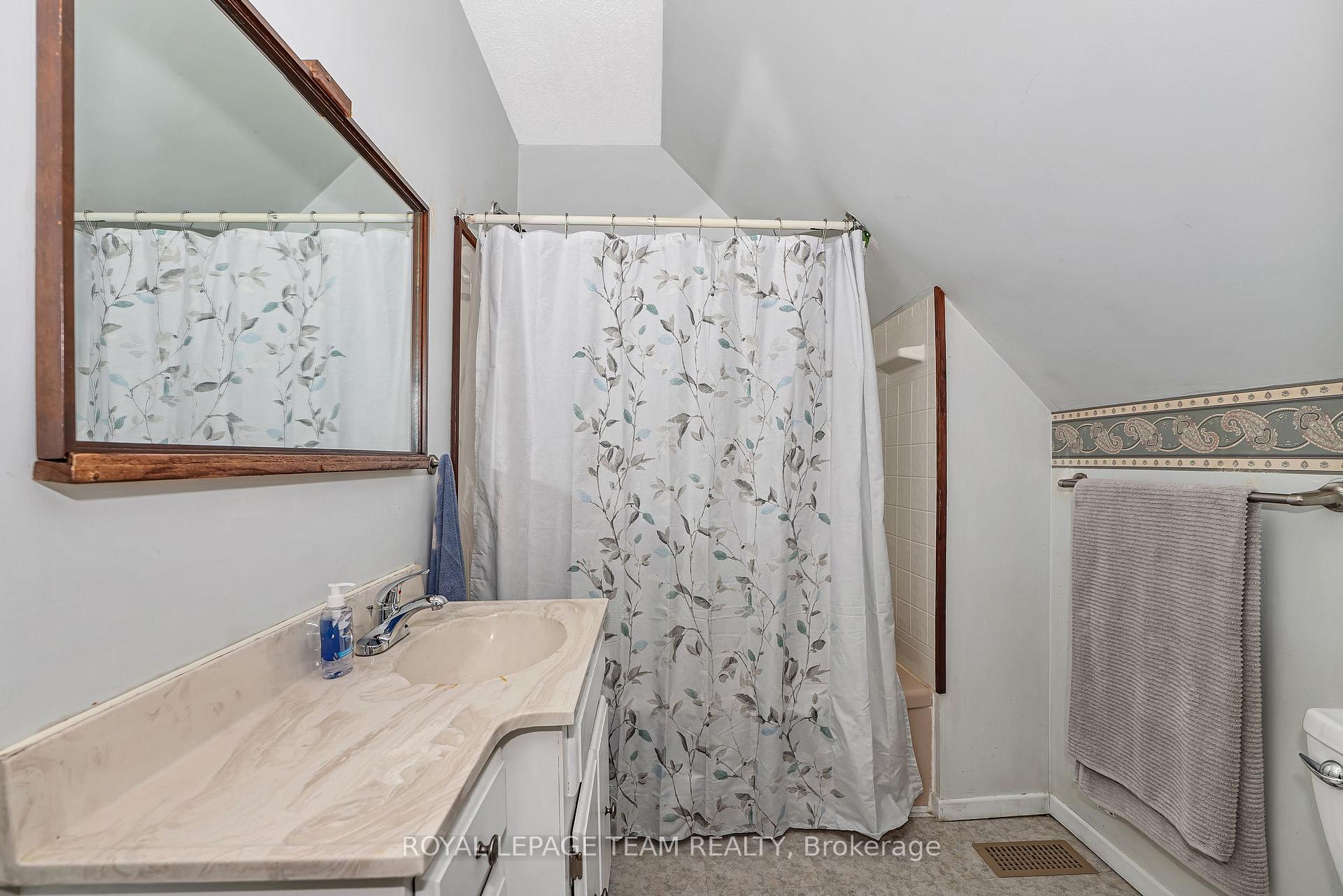 Photo 16 of 1210 Bayview Drive, Ottawa, Constance Bay — HOMEH