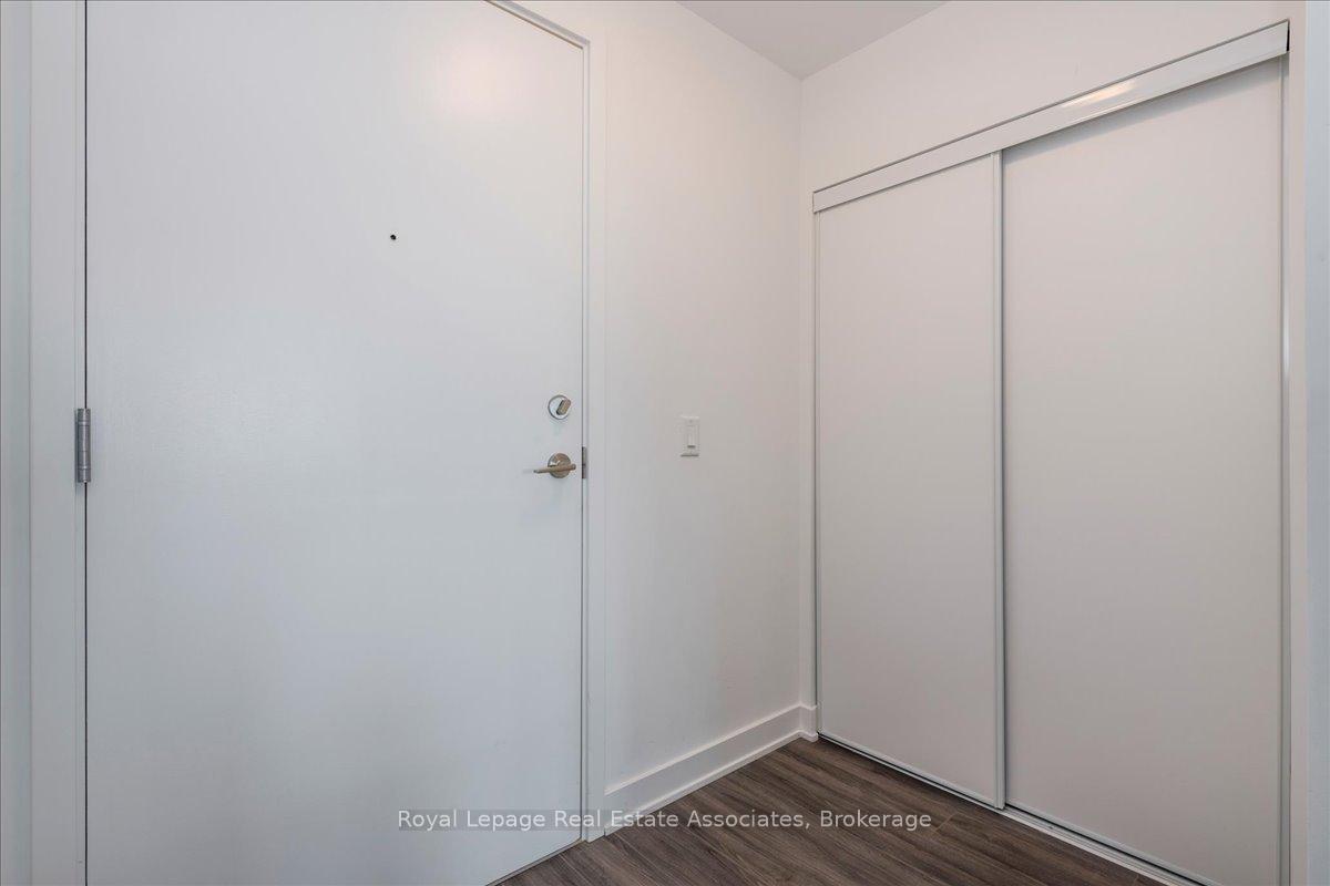 Photo 3 of Unit 319, 681 Yonge Street, Barrie, Painswick South — HOMEH