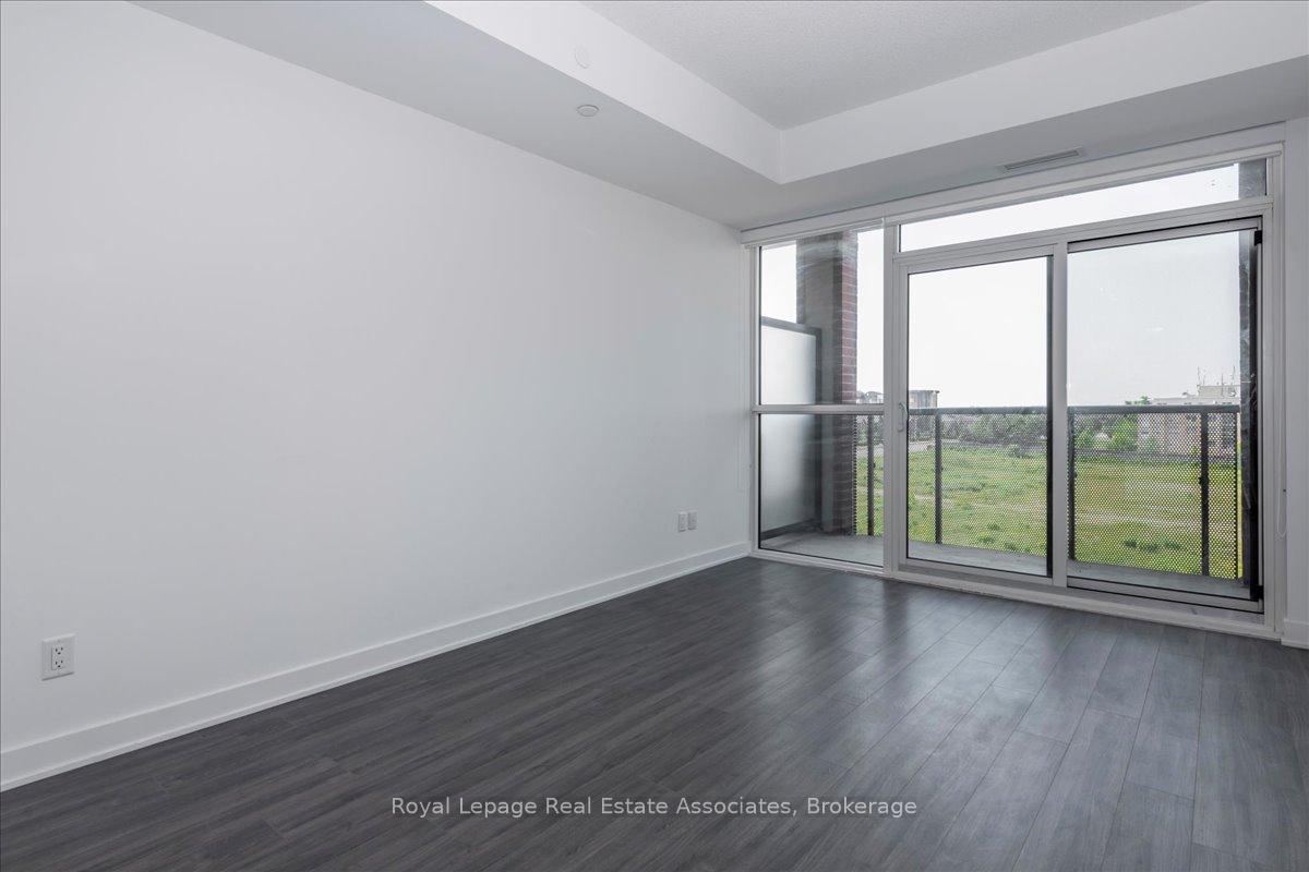 Photo 7 of Unit 319, 681 Yonge Street, Barrie, Painswick South — HOMEH