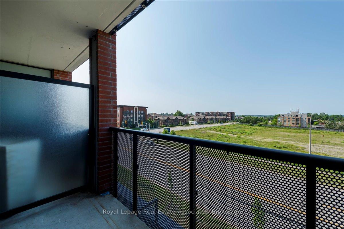 Photo 14 of Unit 319, 681 Yonge Street, Barrie, Painswick South — HOMEH