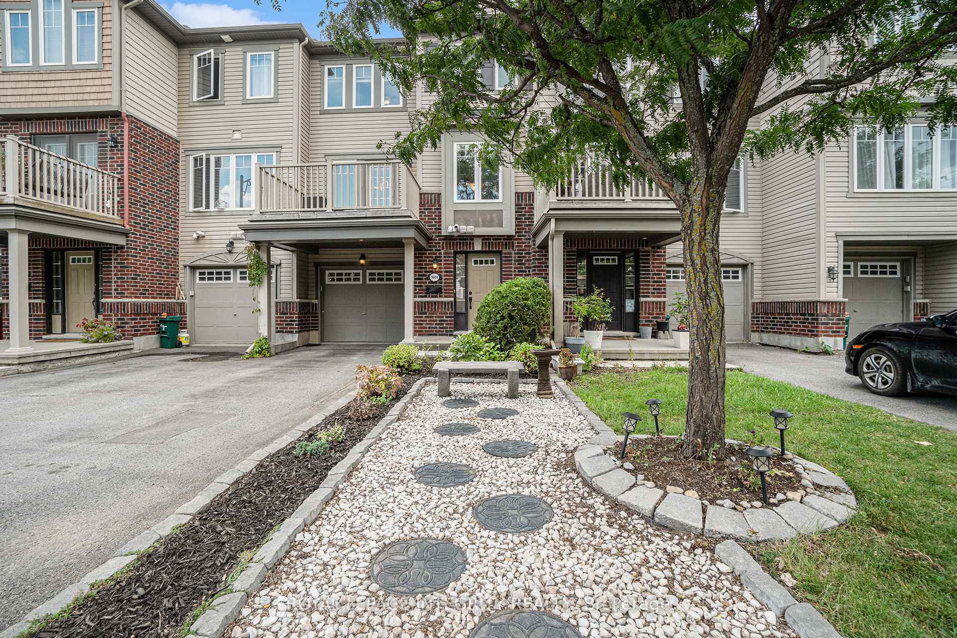 Photo 2 of 1604 Haydon Circle, Ottawa, Barrhaven - Heritage Park — HOMEH