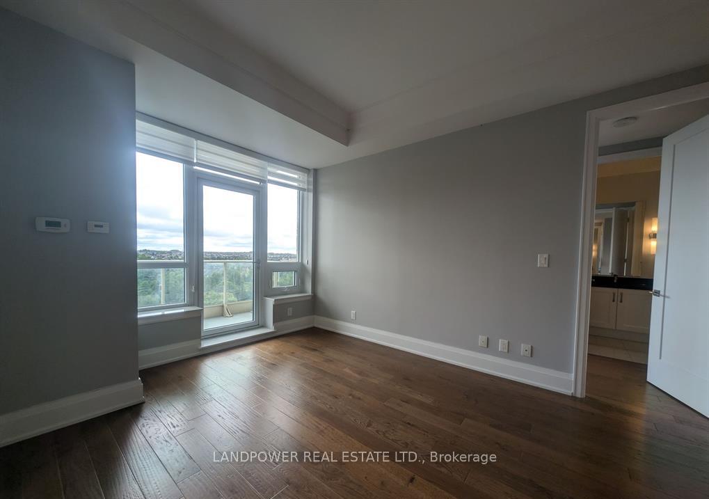 Photo 3 of Unit 911, 15 Stollery Pond Crescent, Markham, Angus Glen — HOMEH