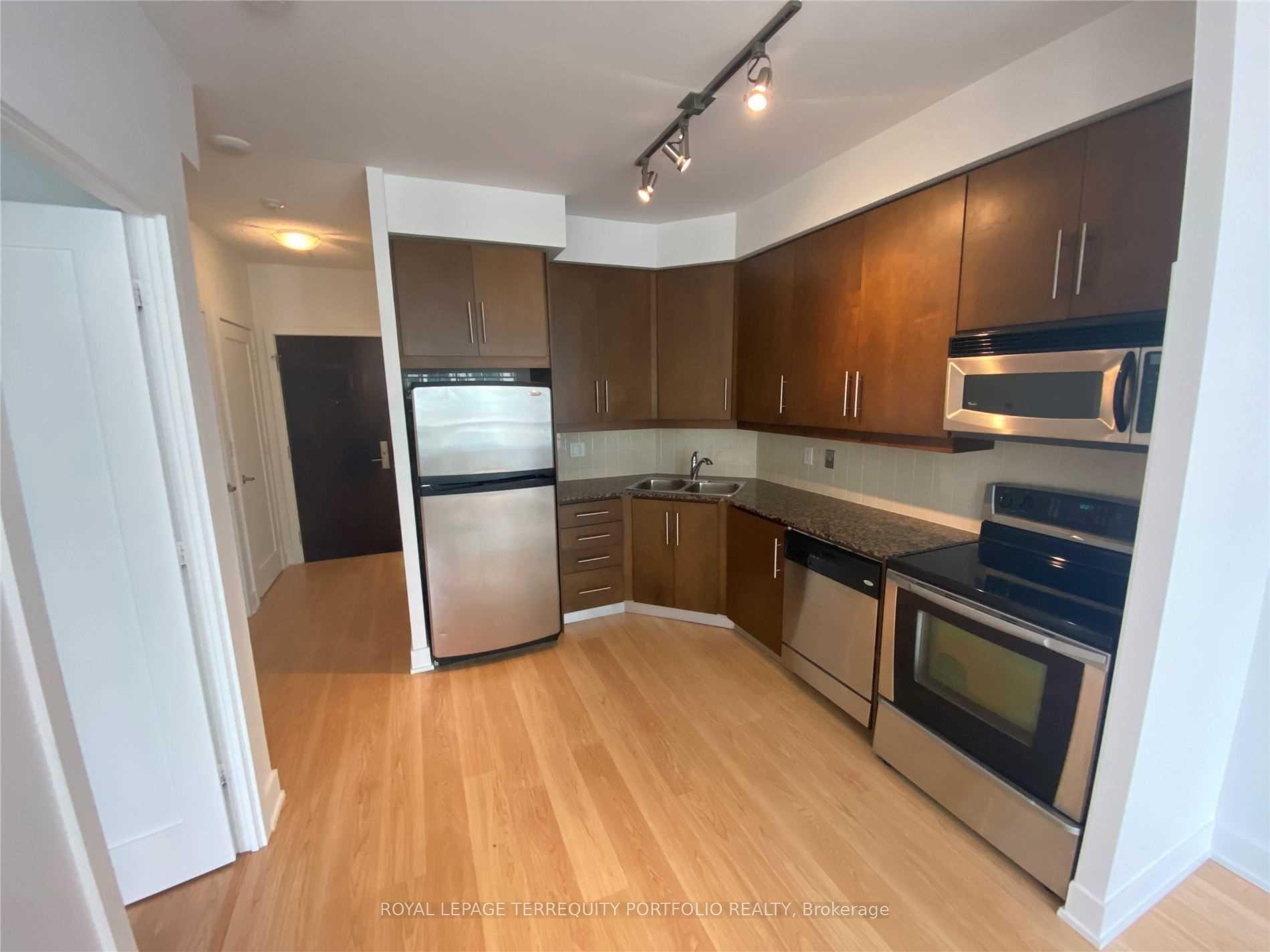Photo 2 of Unit 1213, 20 Blue Jays Way, Toronto, Waterfront Communities — HOMEH