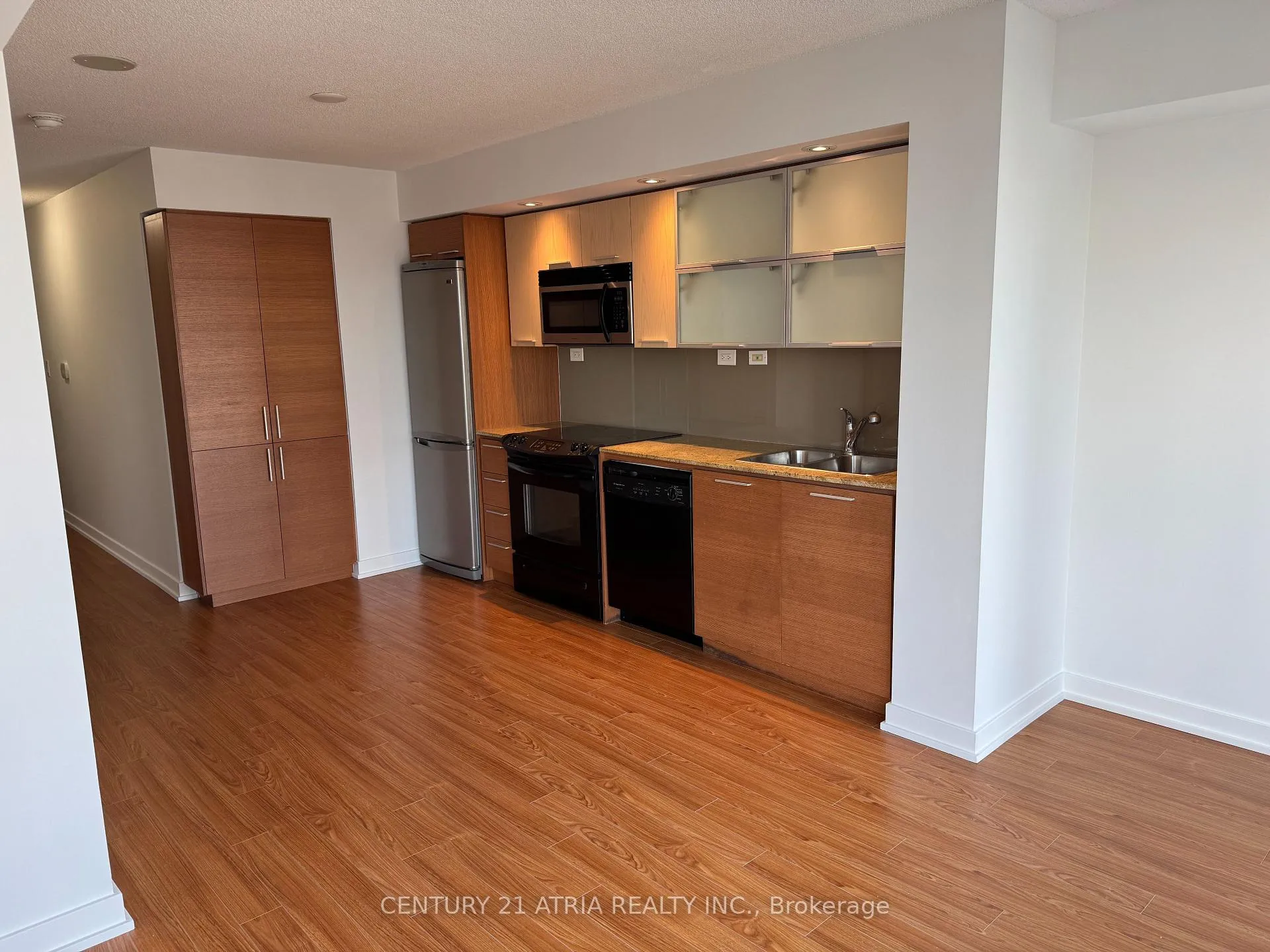 Photo 4 of Unit 2602, 25 Capreol Court, Toronto, Waterfront Communities — HOMEH
