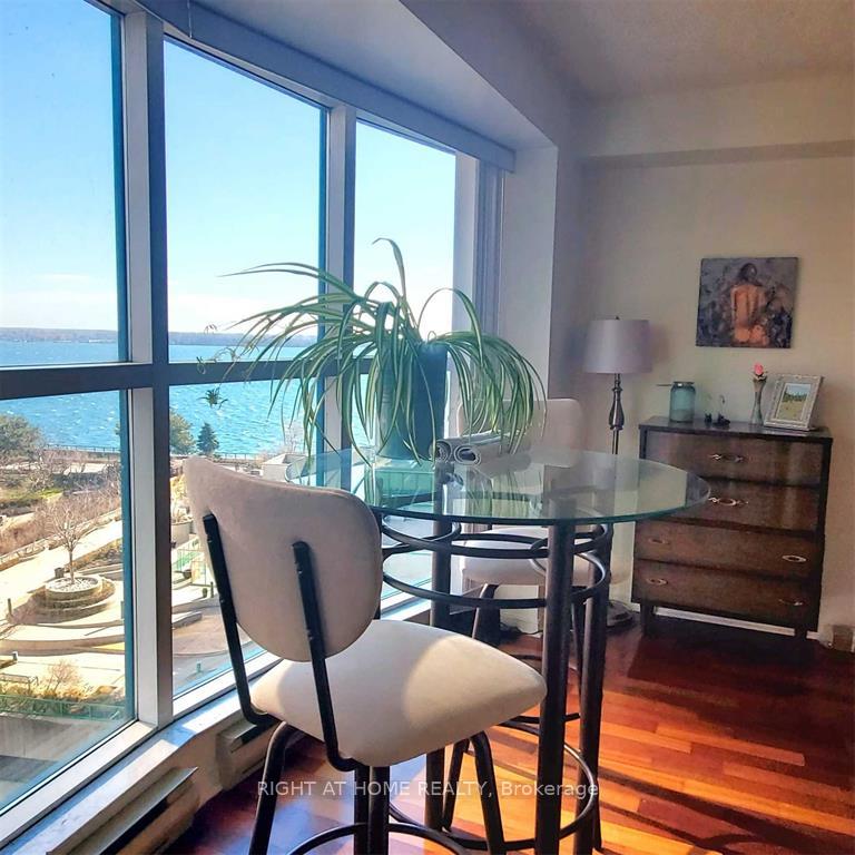 Photo 5 of Unit 1403, 77 Harbour Square, Toronto, Waterfront Communities — HOMEH