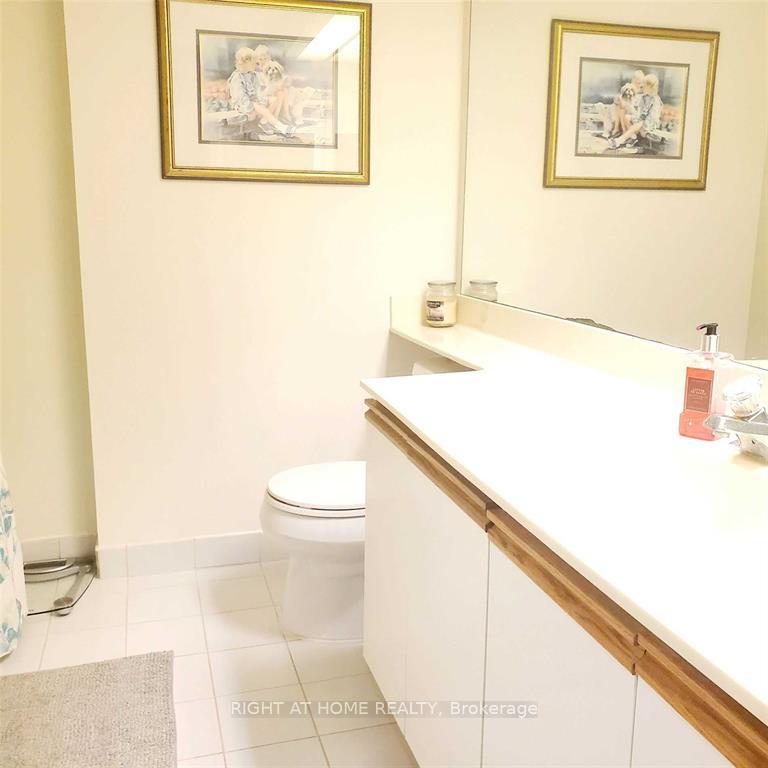 Photo 13 of Unit 1403, 77 Harbour Square, Toronto, Waterfront Communities — HOMEH