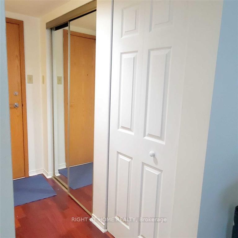 Photo 15 of Unit 1403, 77 Harbour Square, Toronto, Waterfront Communities — HOMEH