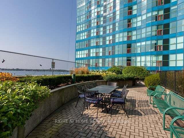Photo 26 of Unit 1403, 77 Harbour Square, Toronto, Waterfront Communities — HOMEH