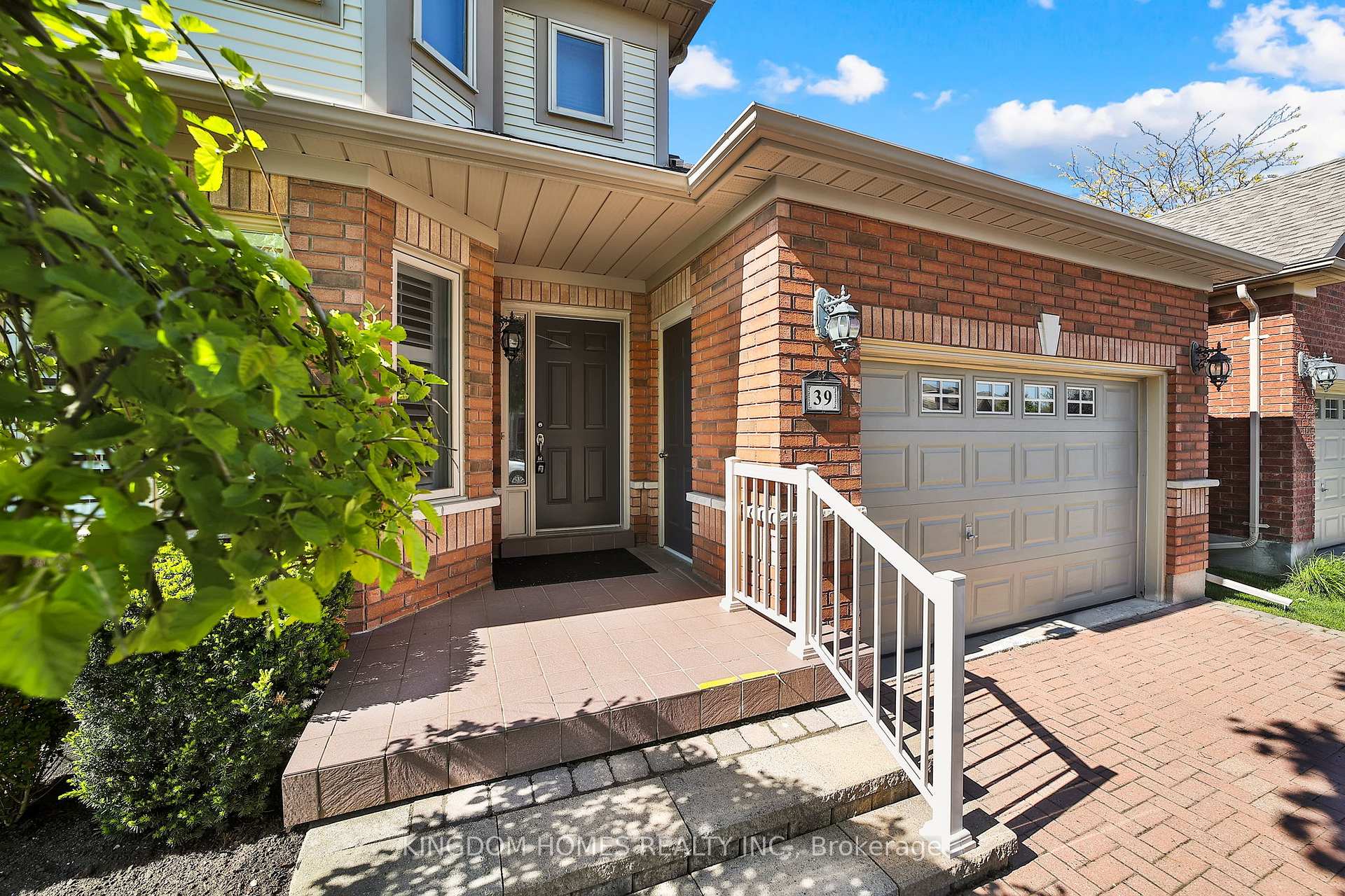 Photo 2 of Unit 13, 39 Via Amici, New Tecumseth, Alliston — HOMEH