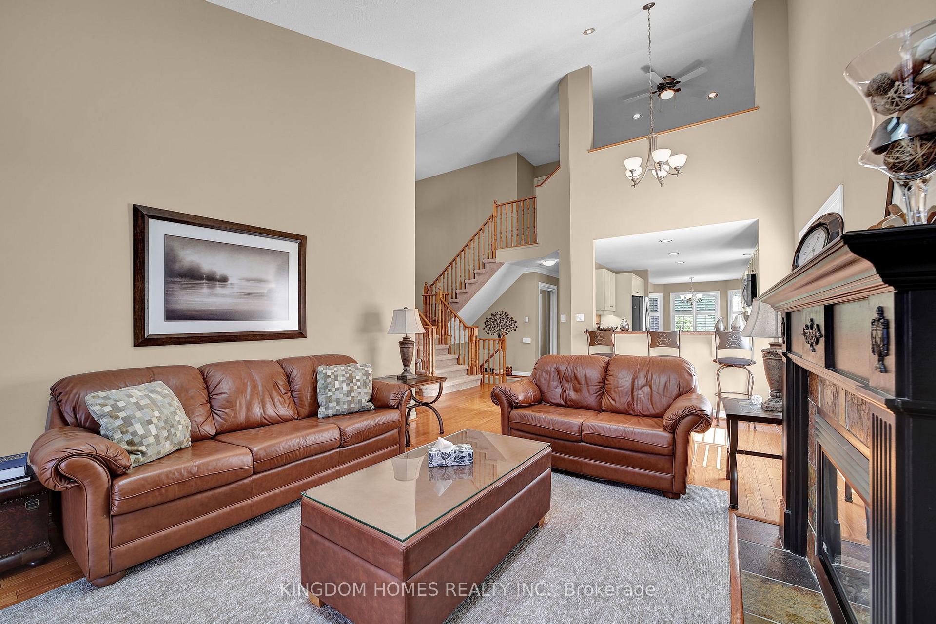 Photo 6 of Unit 13, 39 Via Amici, New Tecumseth, Alliston — HOMEH