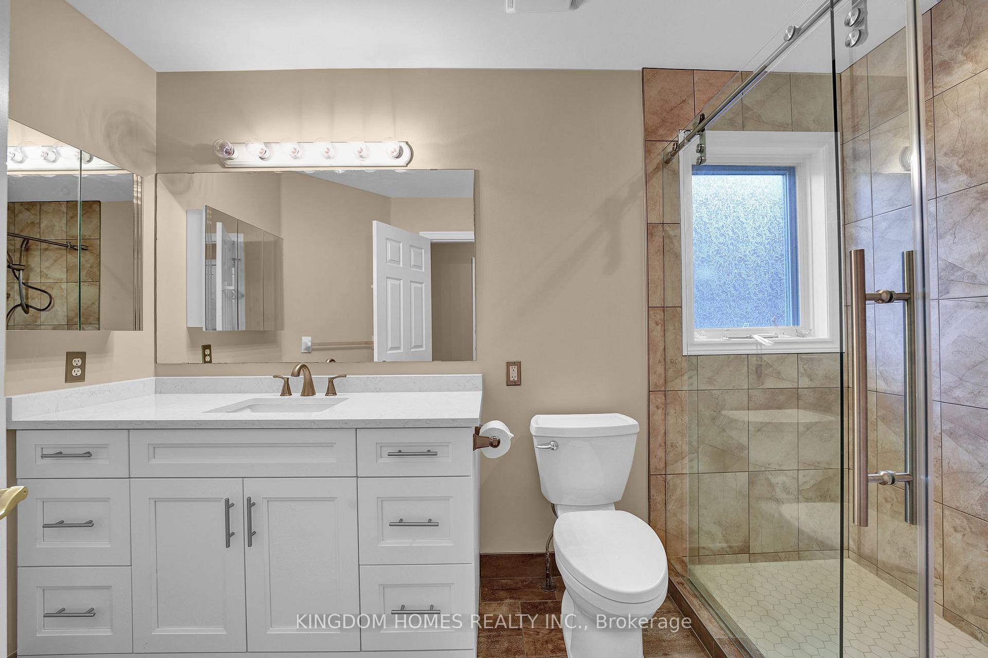 Photo 15 of Unit 13, 39 Via Amici, New Tecumseth, Alliston — HOMEH