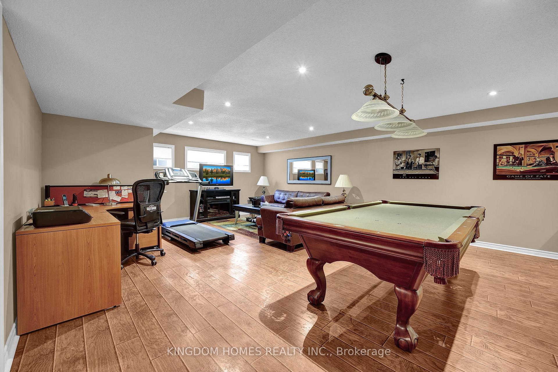 Photo 25 of Unit 13, 39 Via Amici, New Tecumseth, Alliston — HOMEH