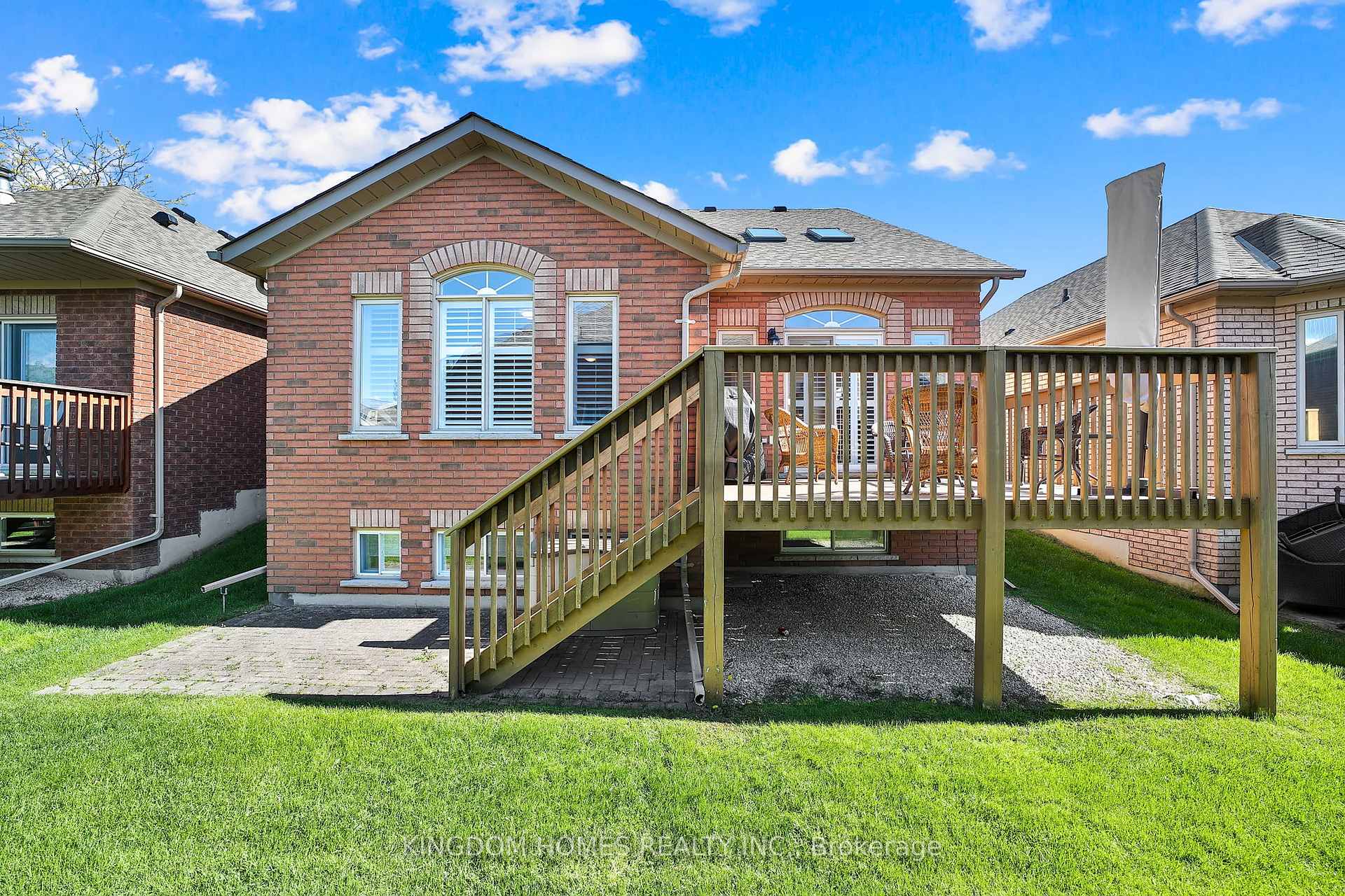 Photo 30 of Unit 13, 39 Via Amici, New Tecumseth, Alliston — HOMEH
