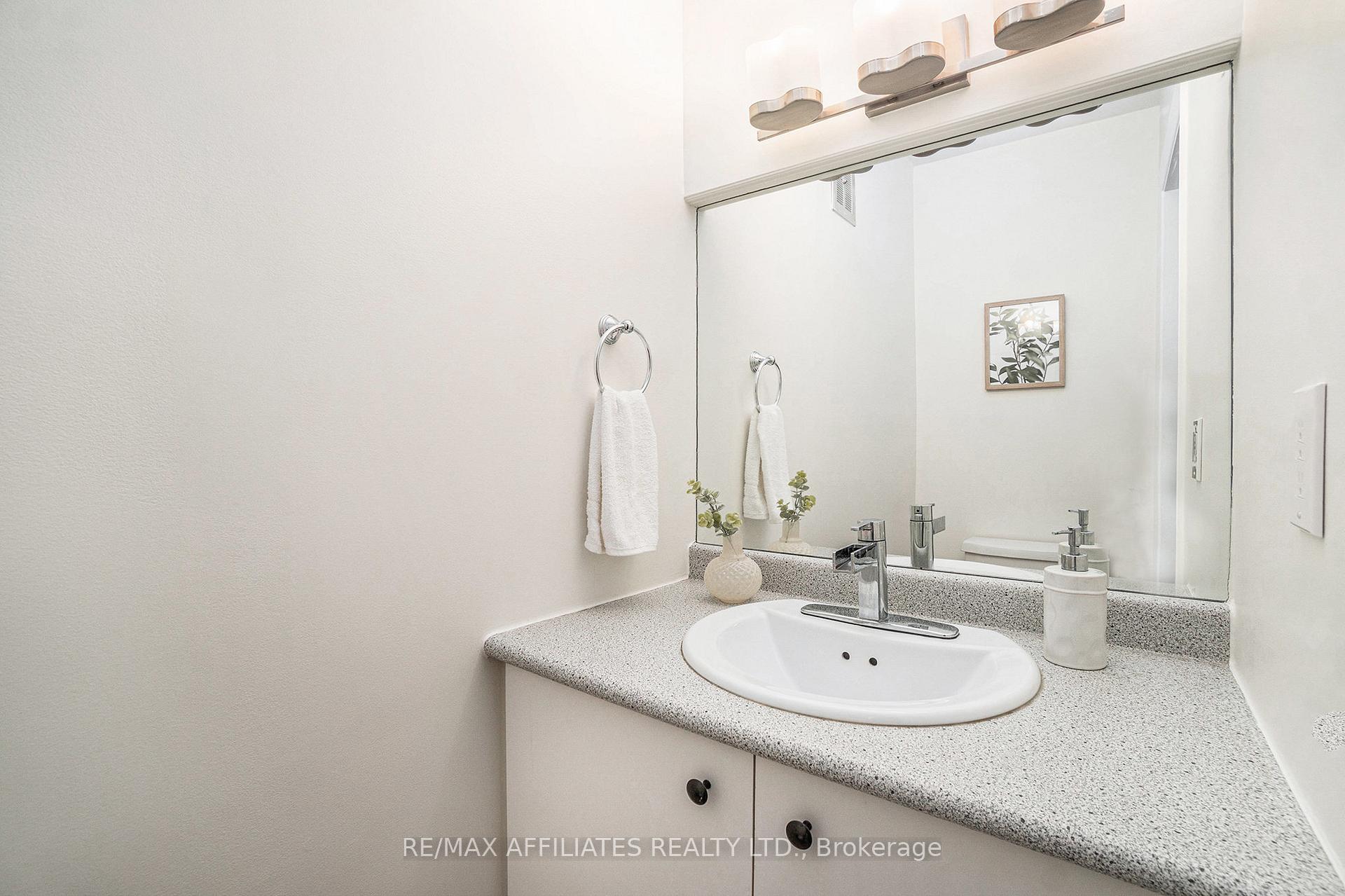 Photo 4 of 927 Weston Drive, Ottawa, Elmvale Acres/Urbandale — HOMEH