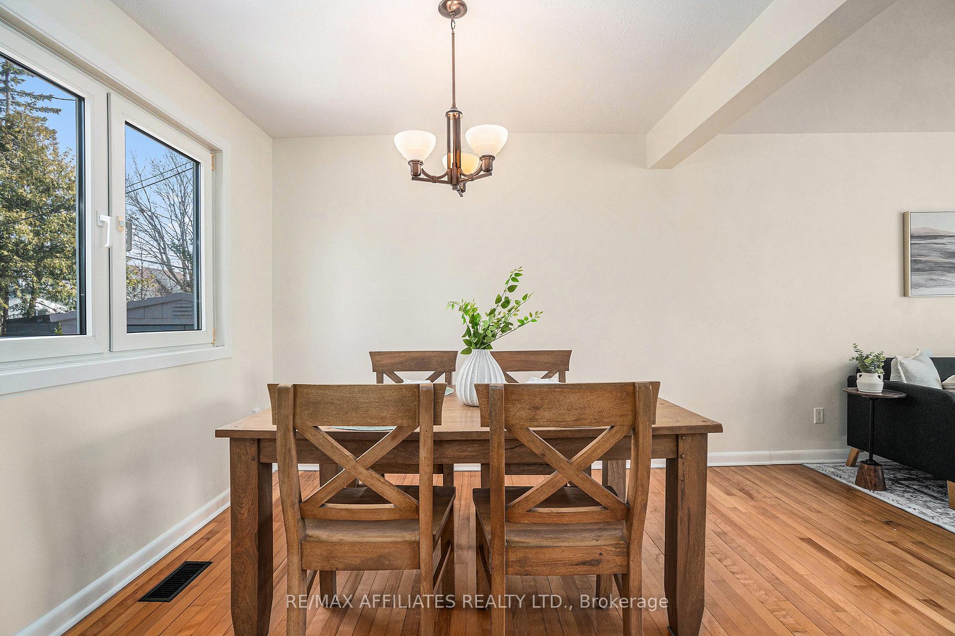 Photo 8 of 927 Weston Drive, Ottawa, Elmvale Acres/Urbandale — HOMEH