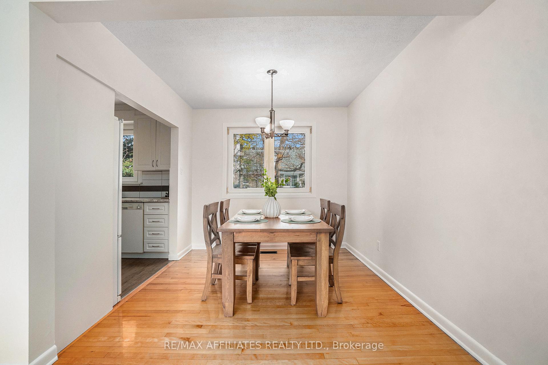 Photo 9 of 927 Weston Drive, Ottawa, Elmvale Acres/Urbandale — HOMEH