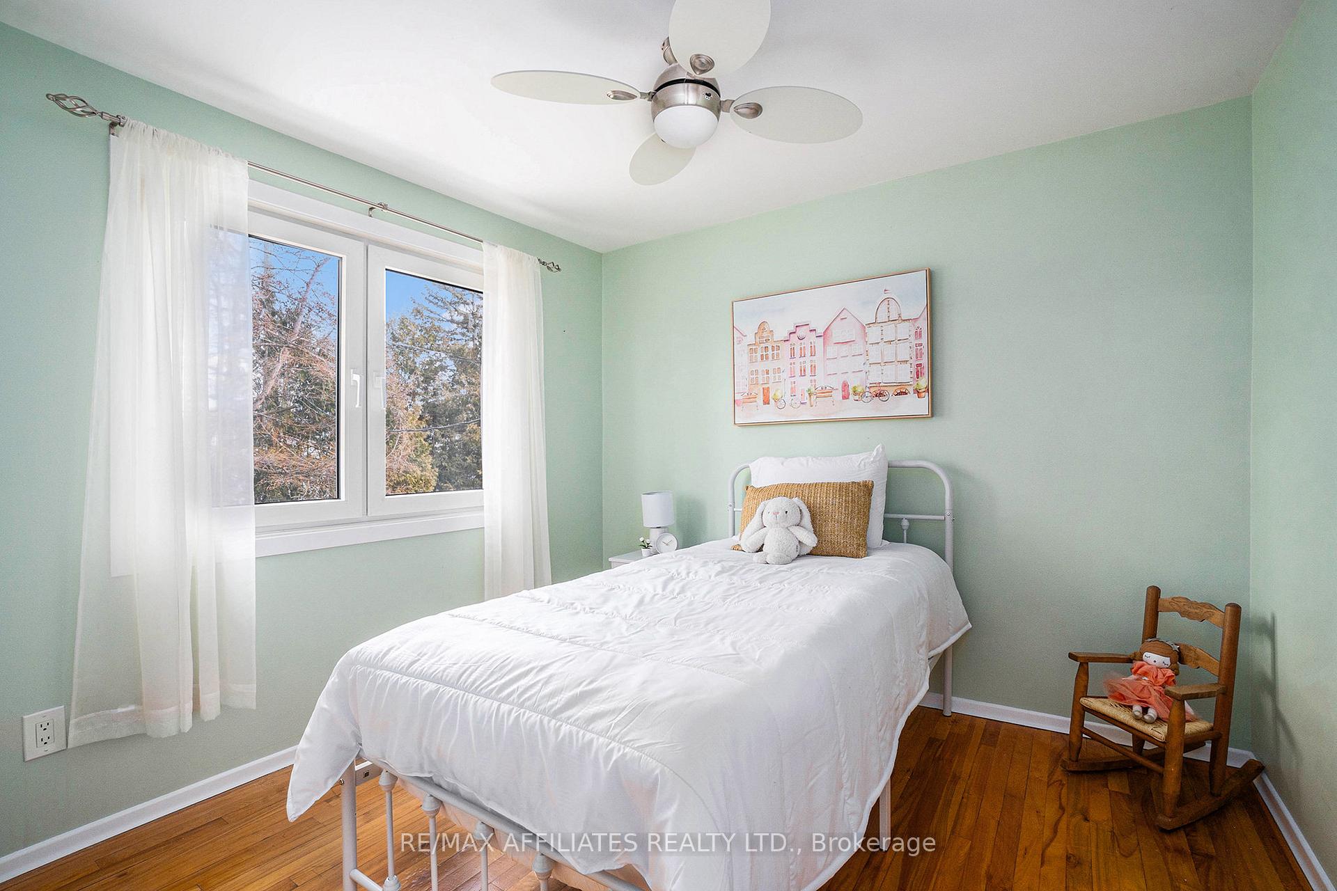 Photo 15 of 927 Weston Drive, Ottawa, Elmvale Acres/Urbandale — HOMEH